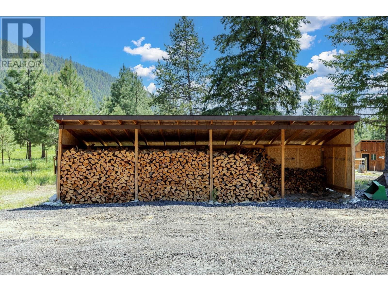 6241 33 HIGHWAY Image 74
