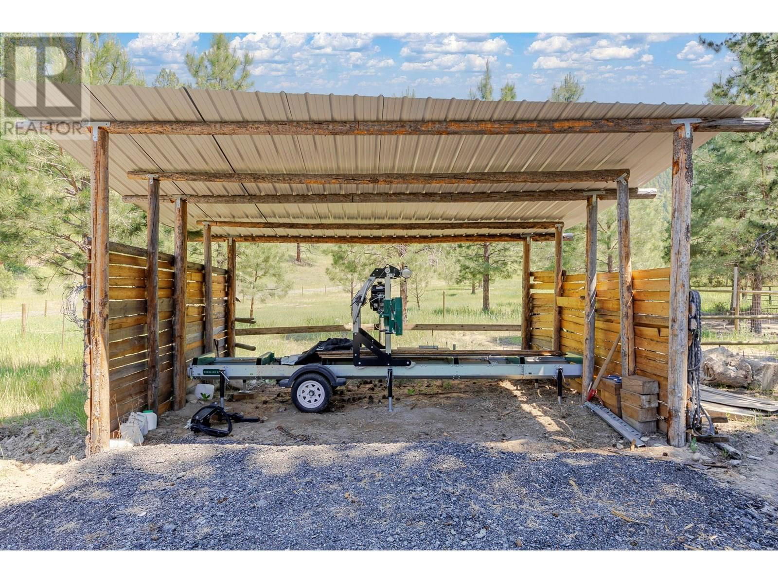 6241 33 HIGHWAY Image 75