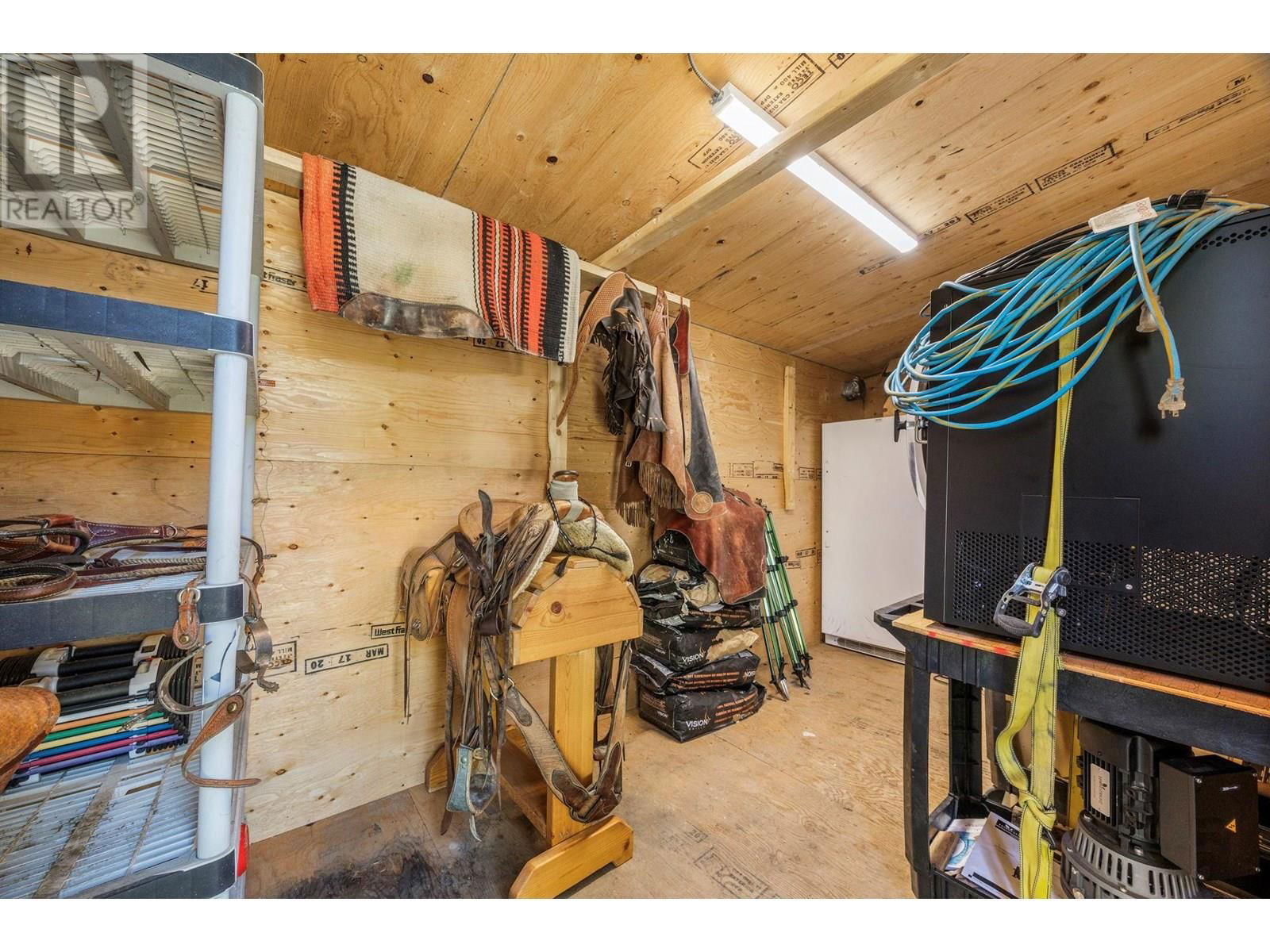 6241 33 HIGHWAY Image 79