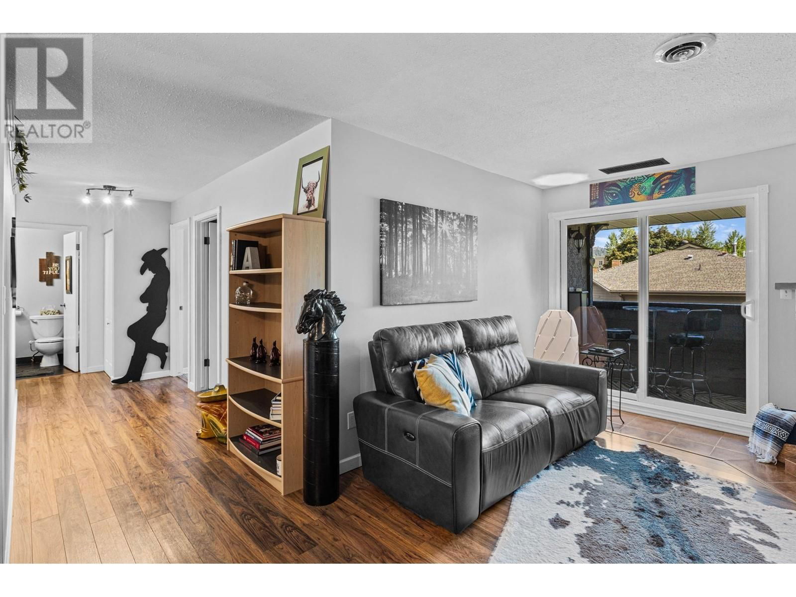 218 - 1665 UFTON COURT Image 19