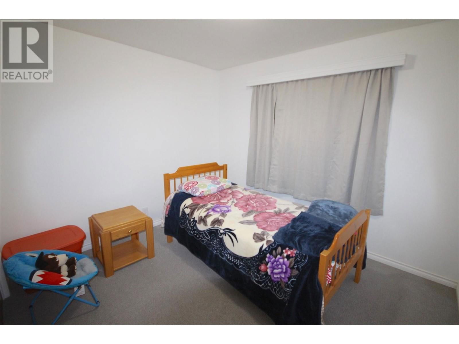 916 112 AVENUE Image 12