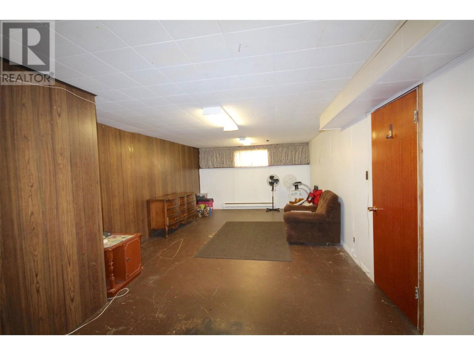 916 112 AVENUE Image 20