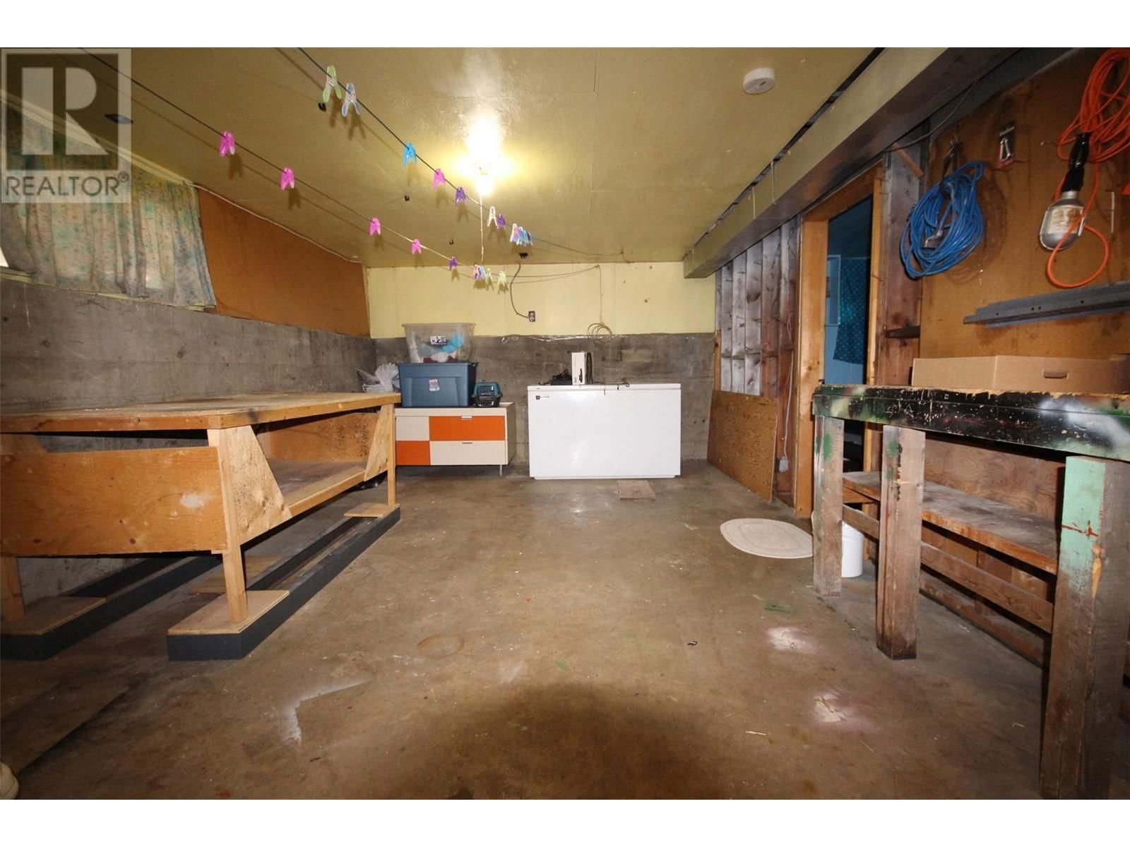 916 112 AVENUE Image 22