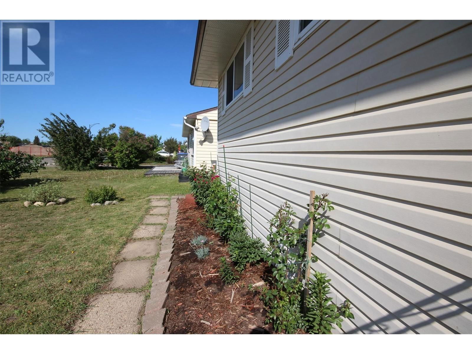 916 112 AVENUE Image 35