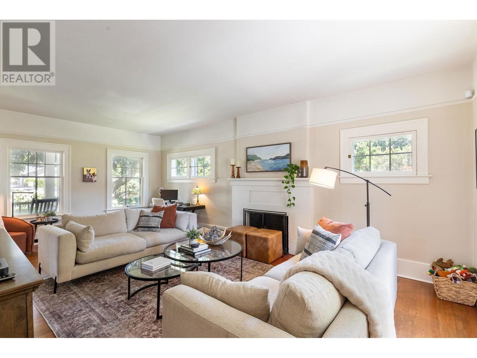 1001 LAWRENCE AVENUE Image 13