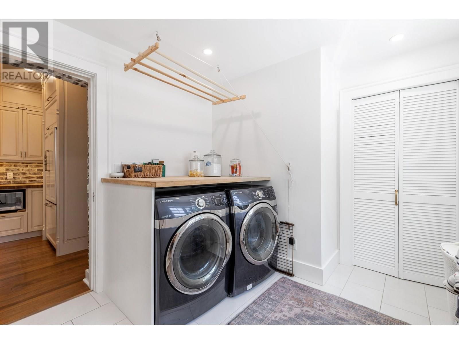 1001 LAWRENCE AVENUE Image 17