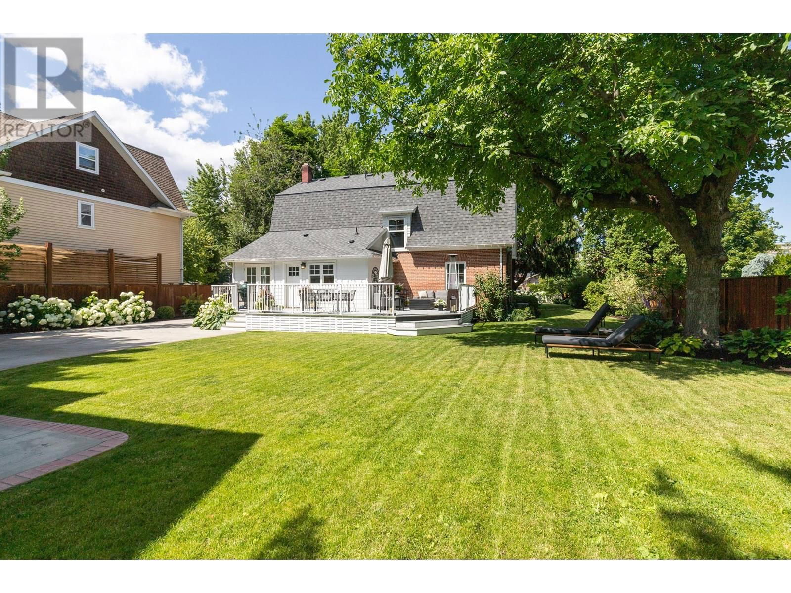 1001 LAWRENCE AVENUE Image 3