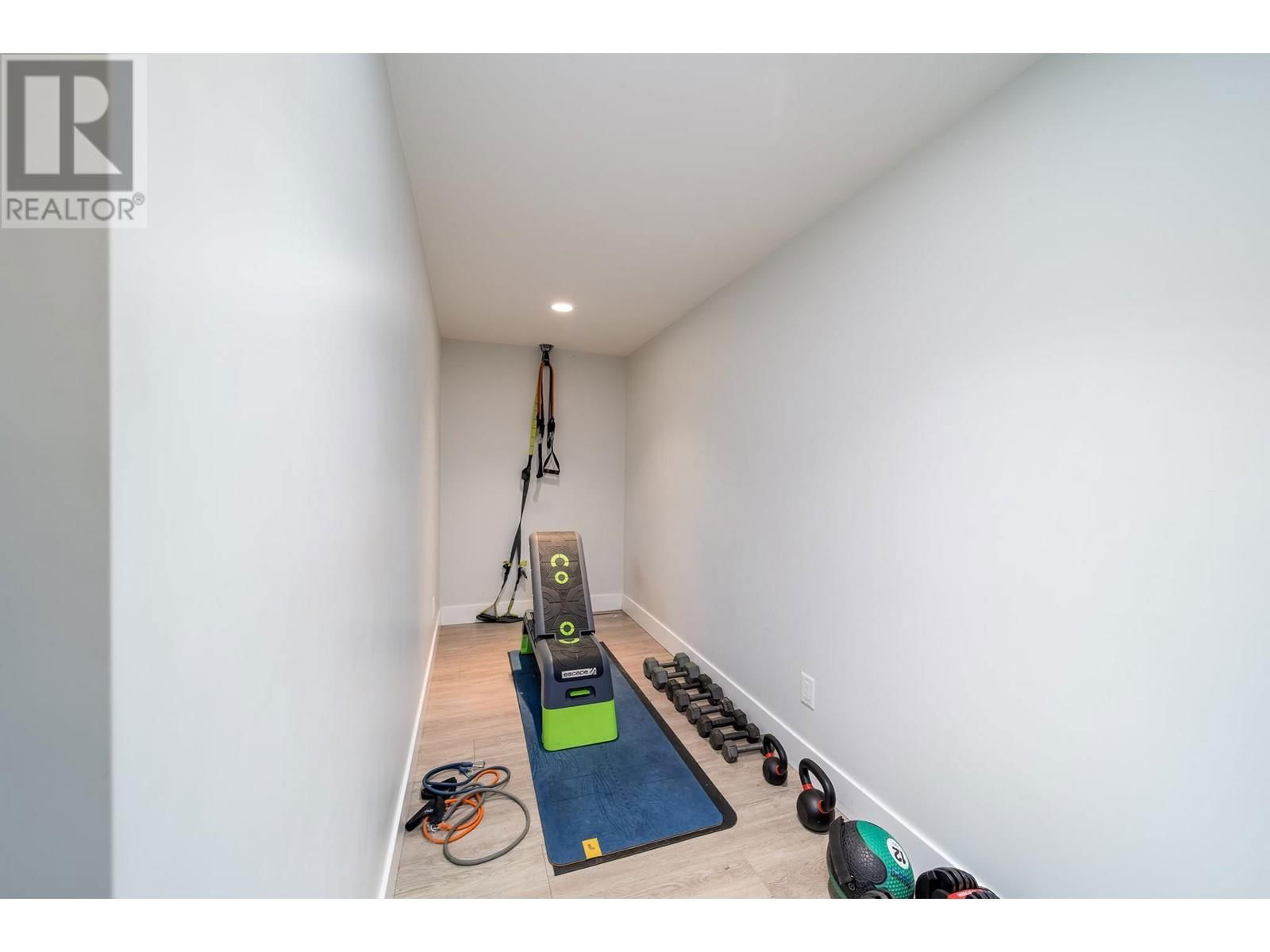8612 HERITAGE DRIVE Image 36