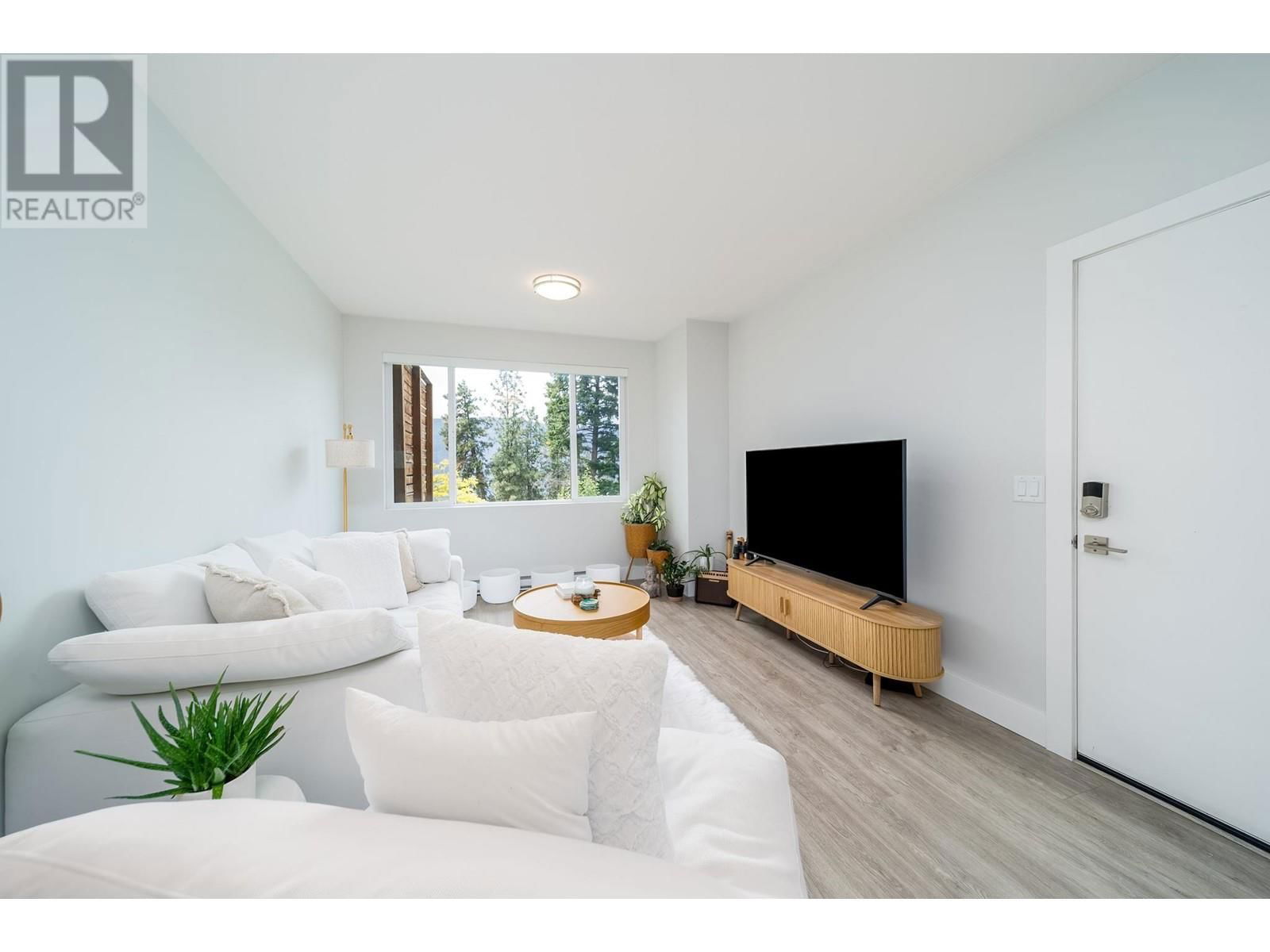 8612 HERITAGE DRIVE Image 40