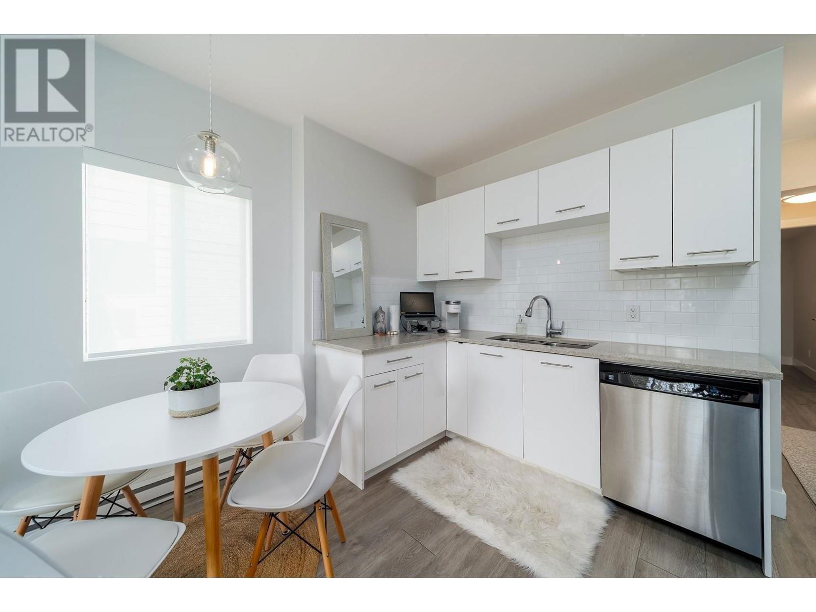 8612 HERITAGE DRIVE Image 42
