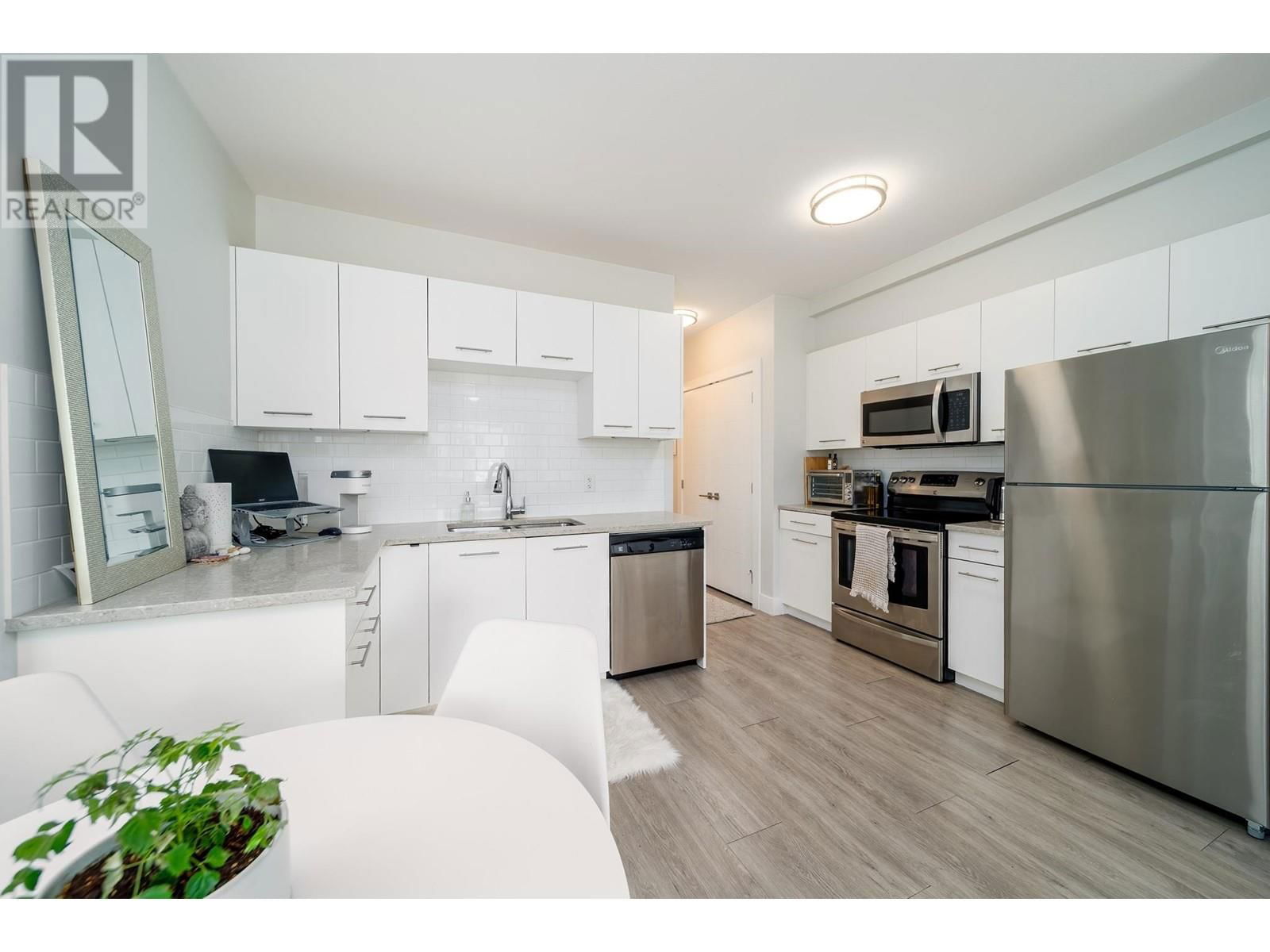 8612 HERITAGE DRIVE Image 43
