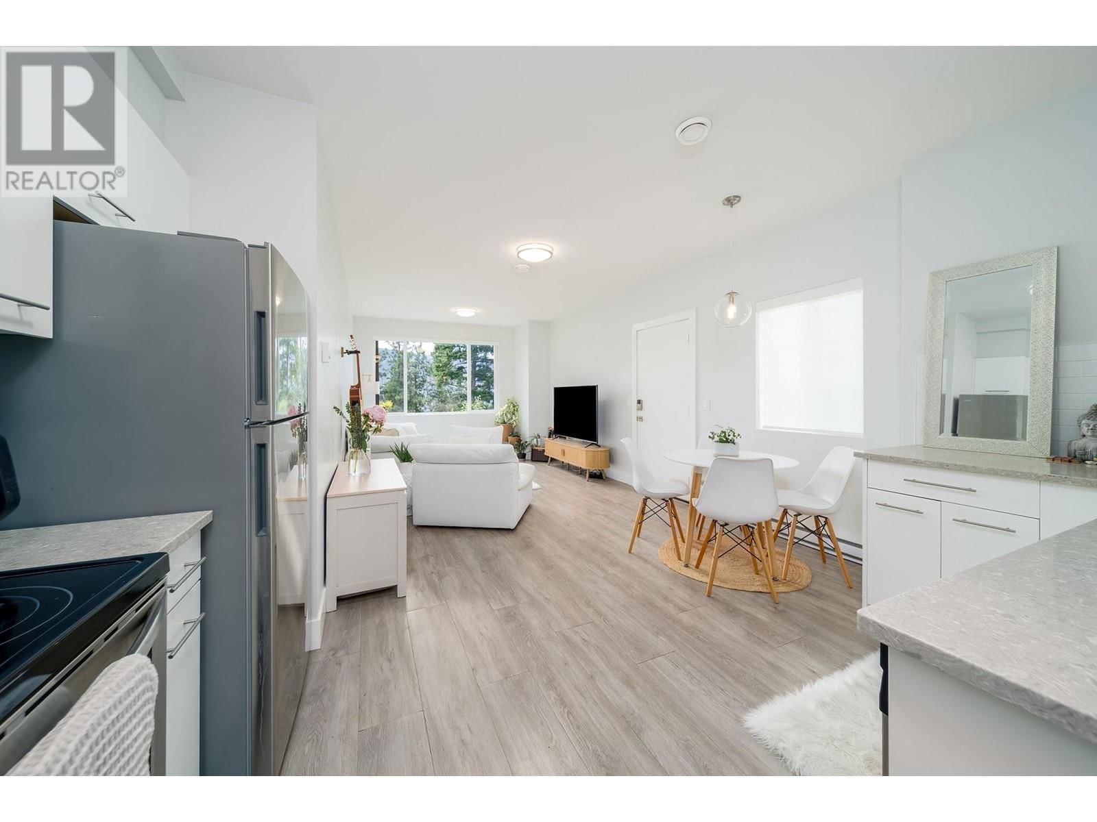 8612 HERITAGE DRIVE Image 47