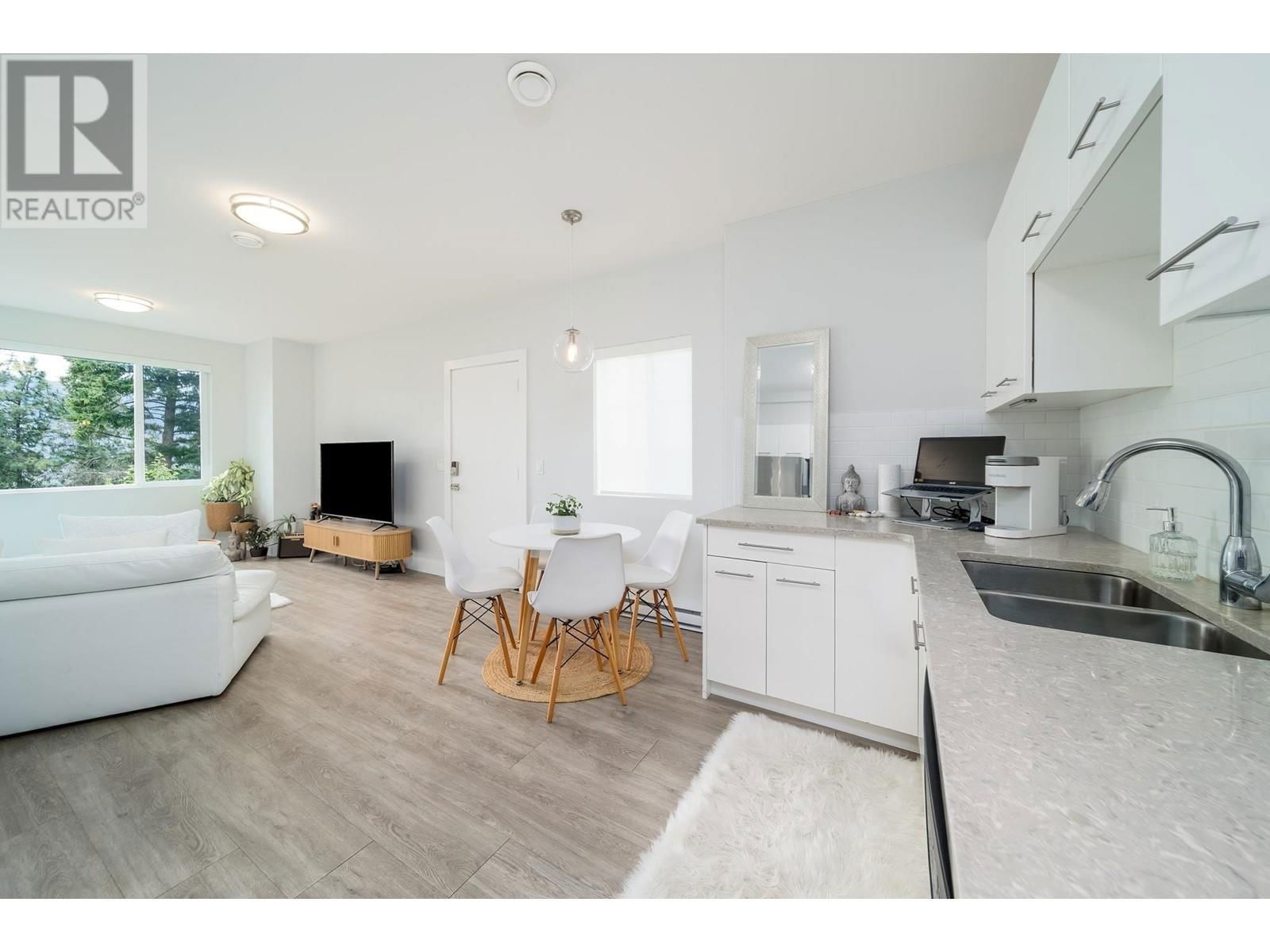 8612 HERITAGE DRIVE Image 48