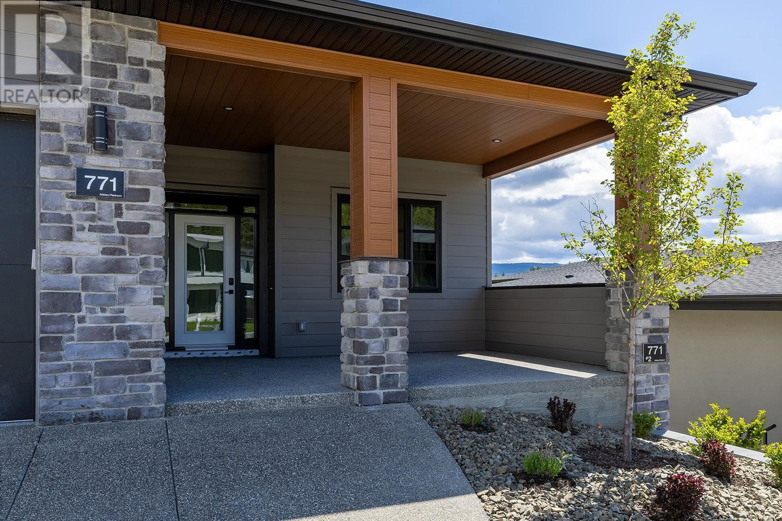 771 CARNOUSTIE DRIVE Image 2