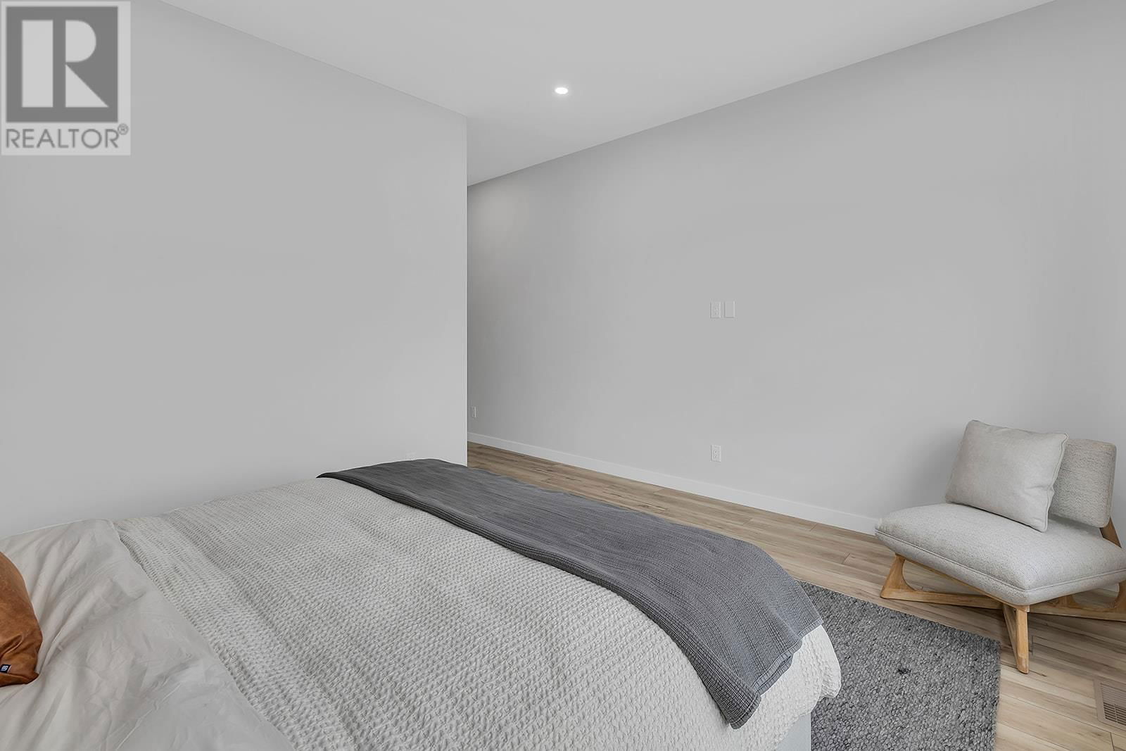 771 CARNOUSTIE DRIVE Image 29