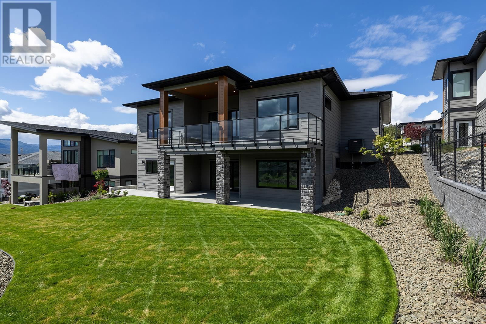 771 CARNOUSTIE DRIVE Image 3