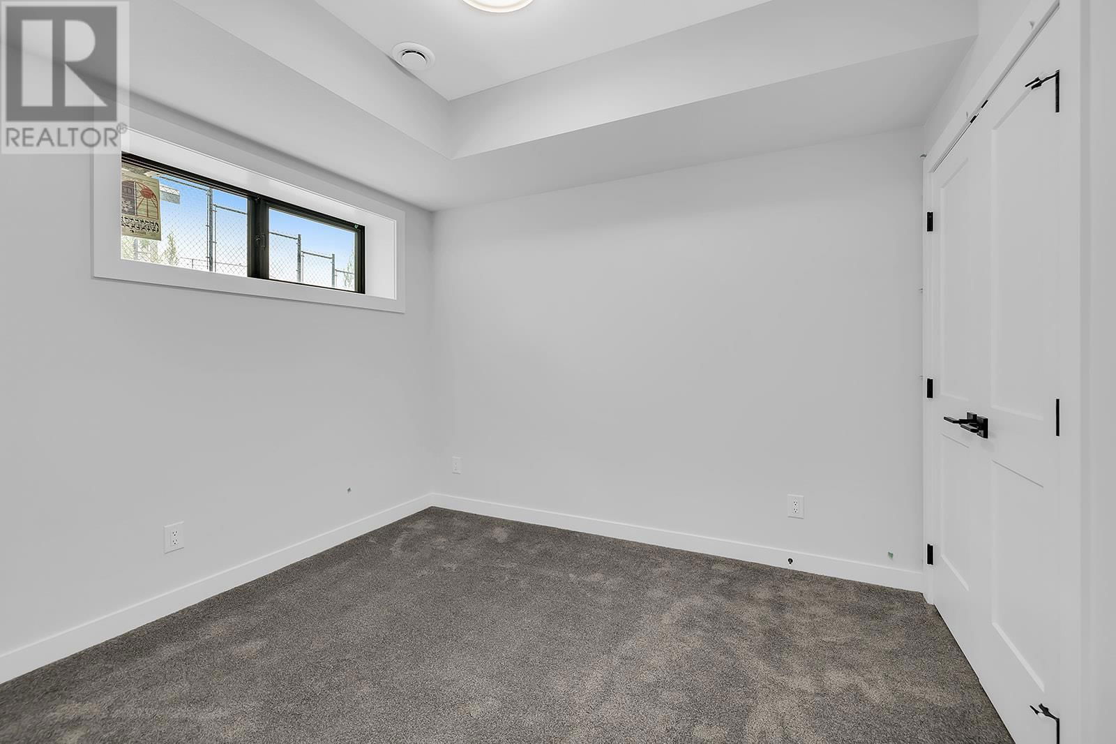 771 CARNOUSTIE DRIVE Image 40