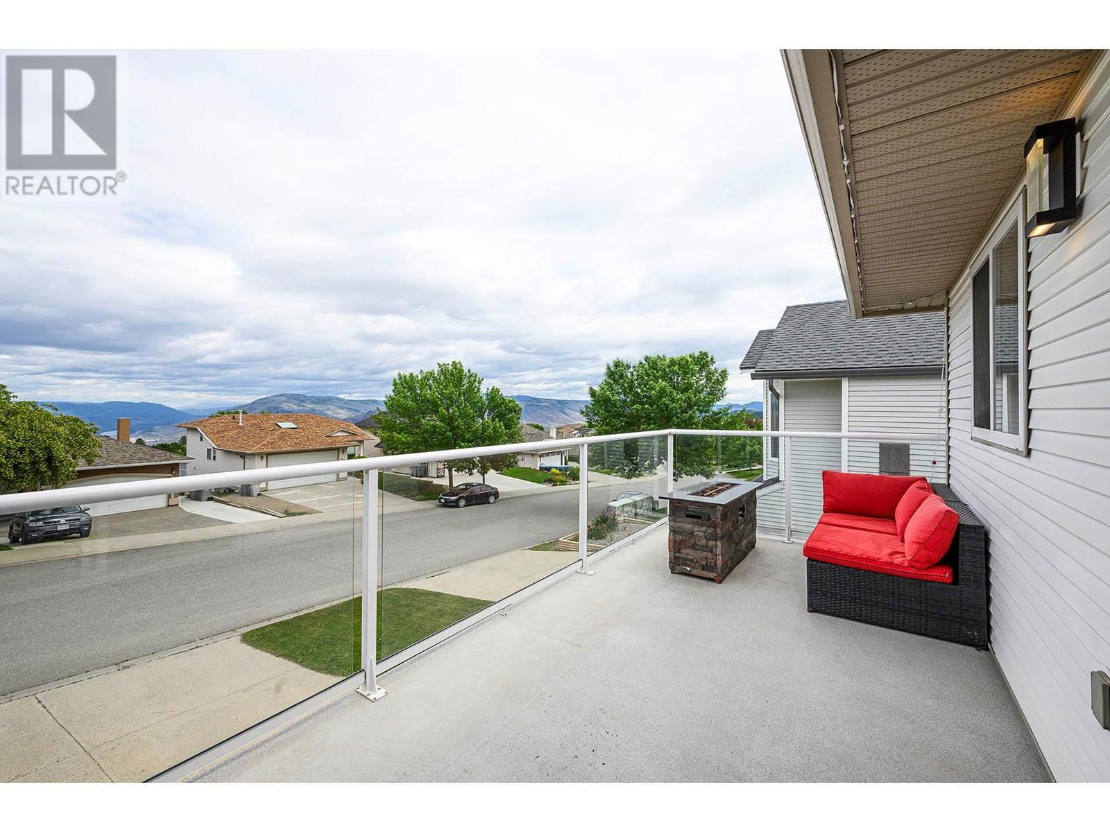 891 REGENT CRESCENT Image 15