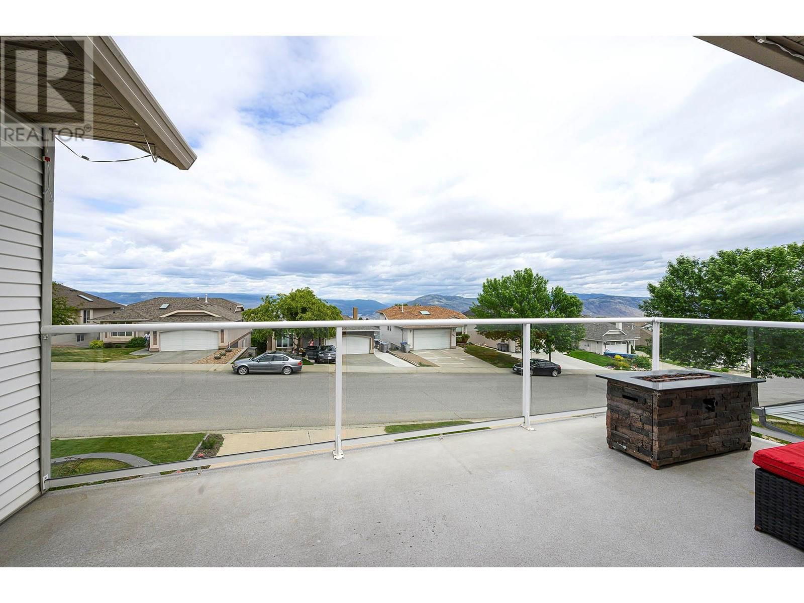 891 REGENT CRESCENT Image 3