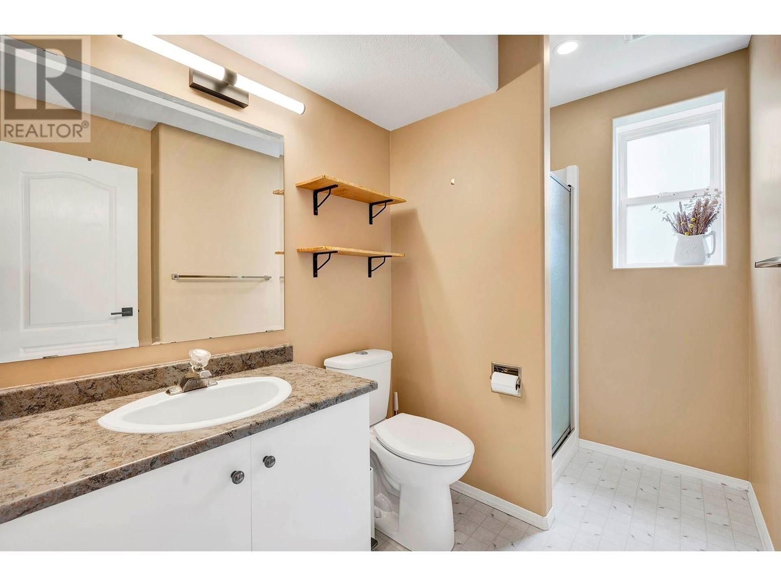 891 REGENT CRESCENT Image 42
