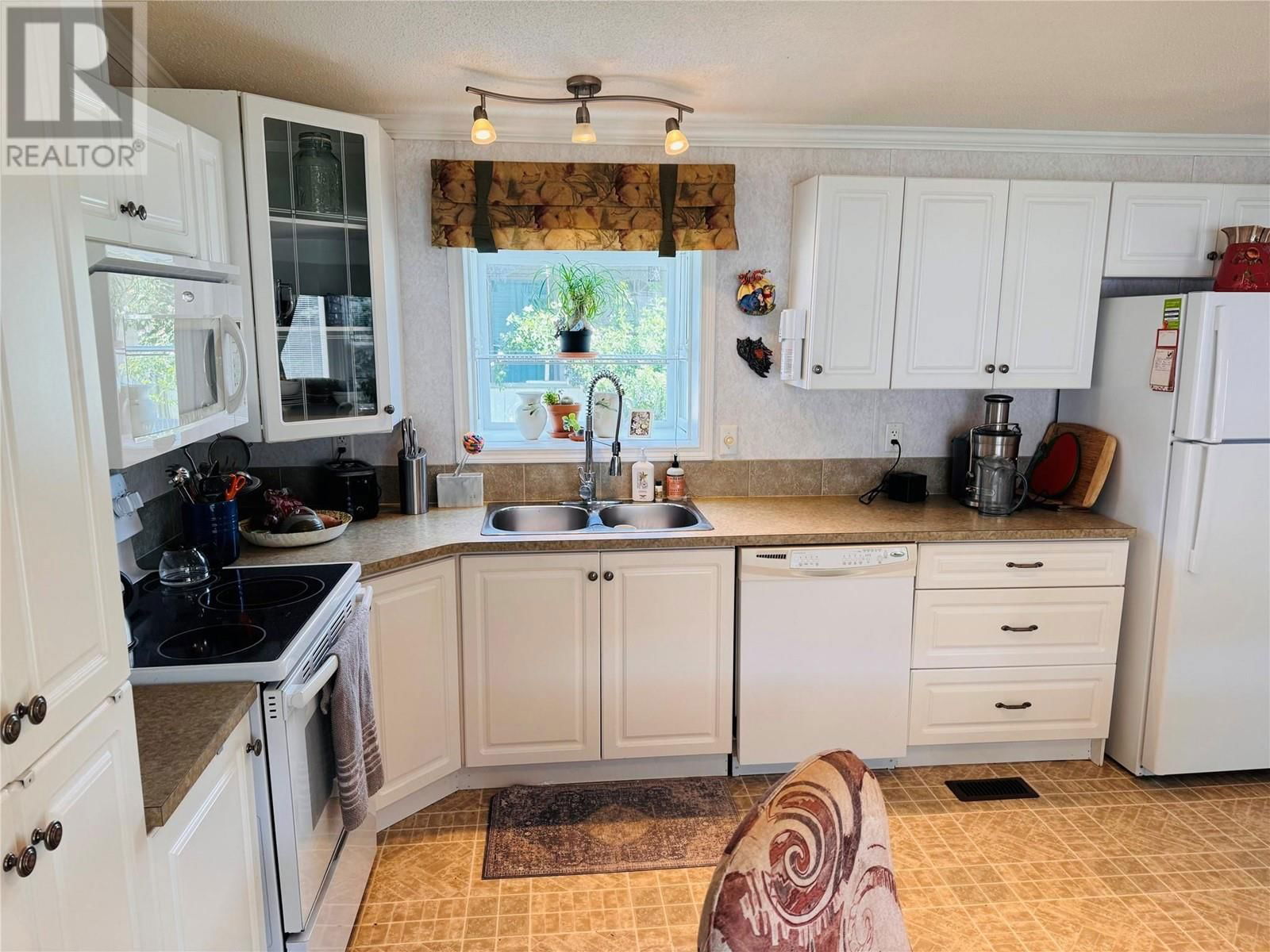 41 - 7225 BOUNDARY DRIVE Image 11