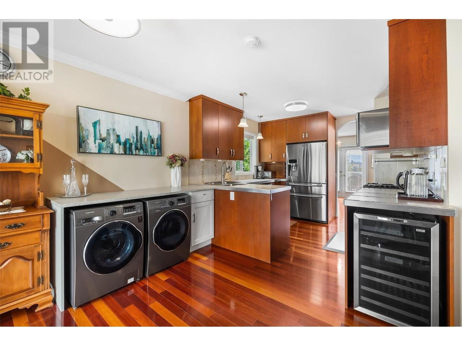 1056 CALEDONIA WAY Image 15