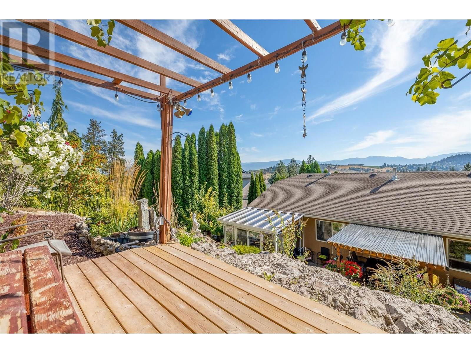 1056 CALEDONIA WAY Image 24