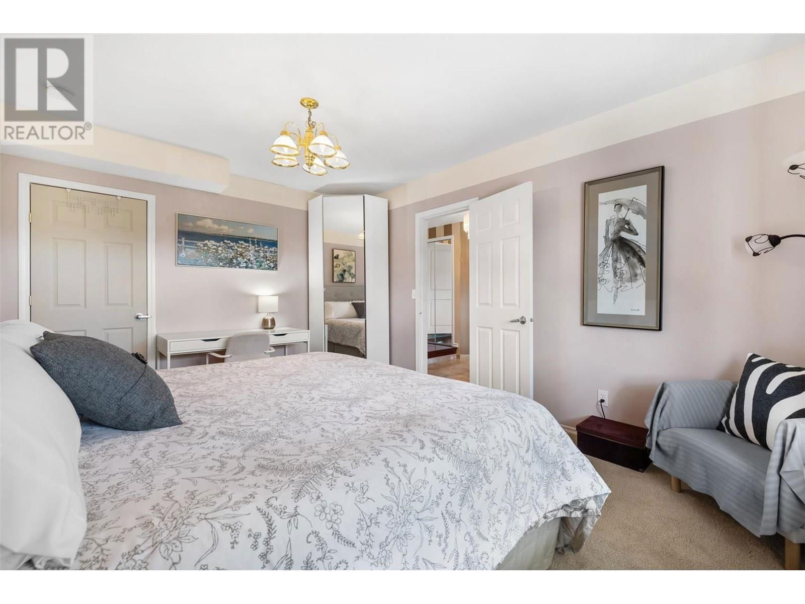 1056 CALEDONIA WAY Image 26