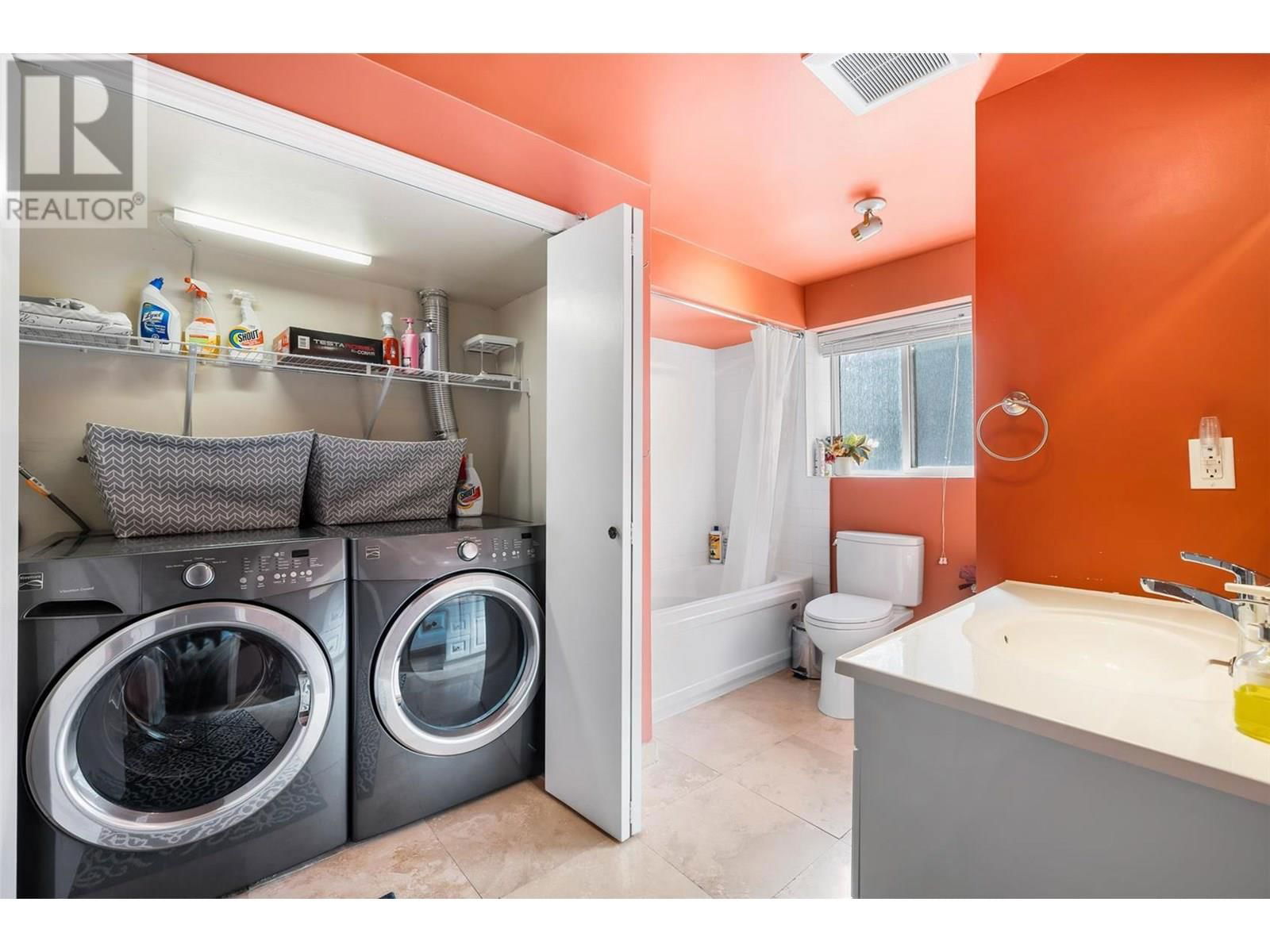 1056 CALEDONIA WAY Image 31