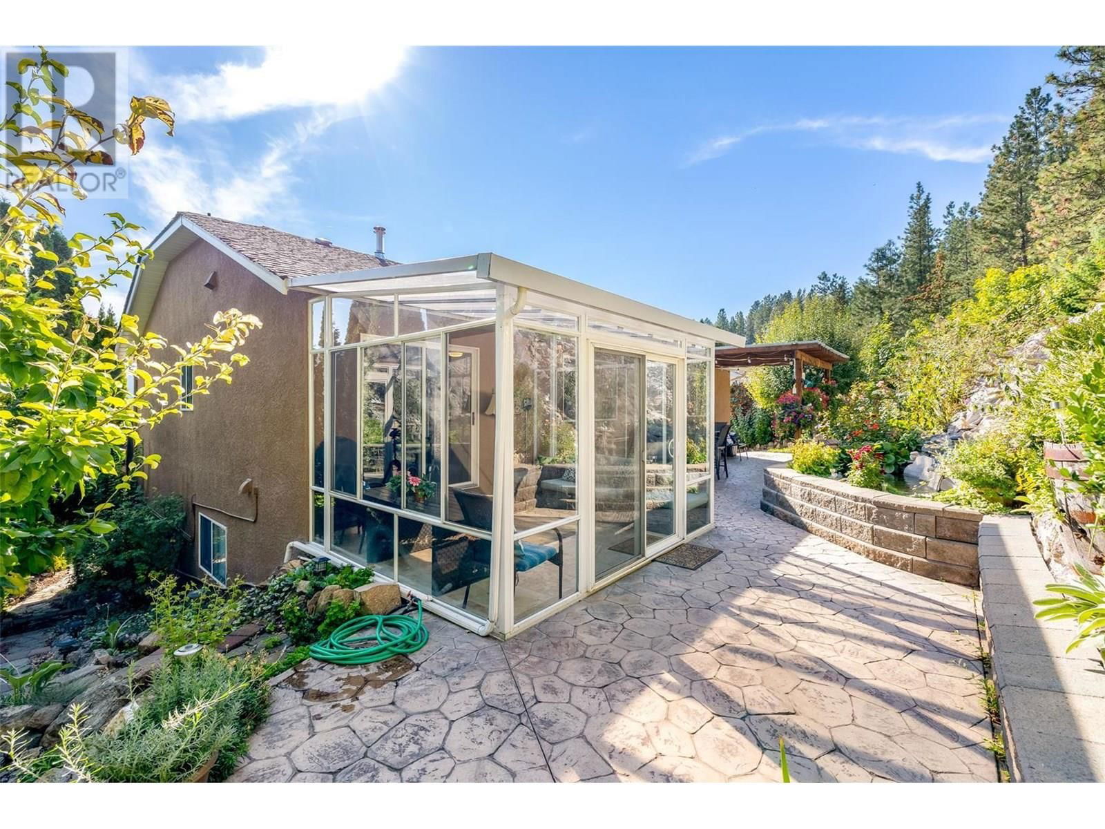 1056 CALEDONIA WAY Image 33