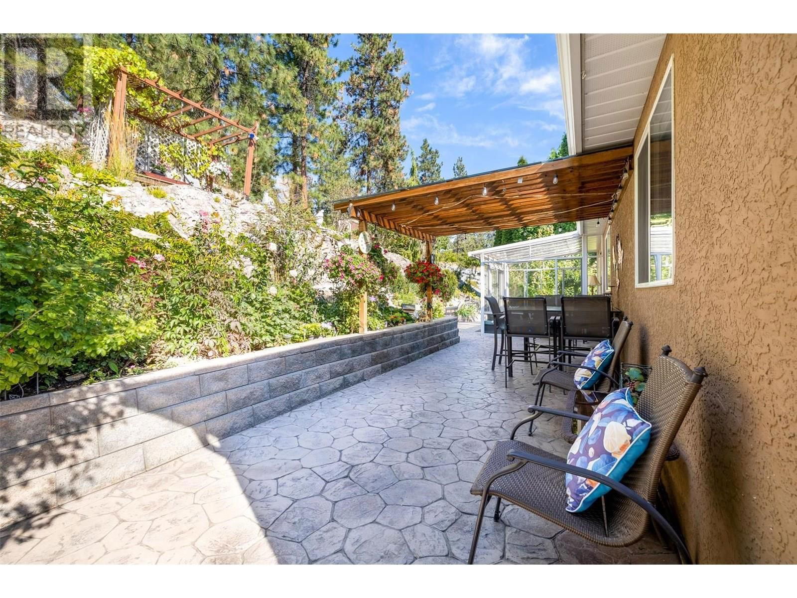 1056 CALEDONIA WAY Image 36