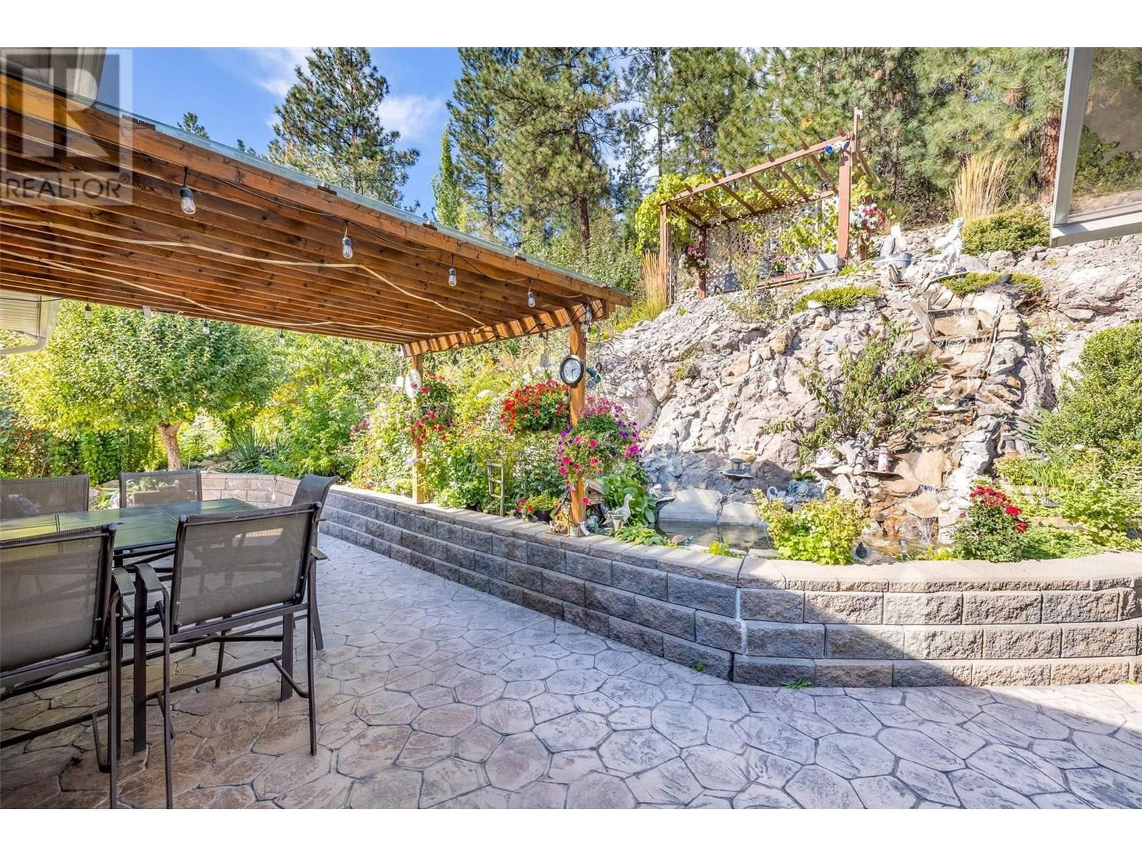 1056 CALEDONIA WAY Image 38