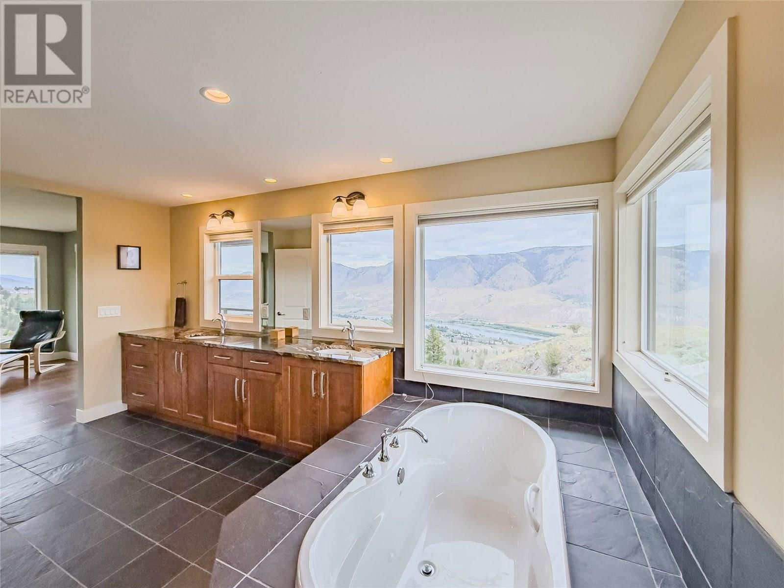 1760 CHEAKAMUS DRIVE Image 42