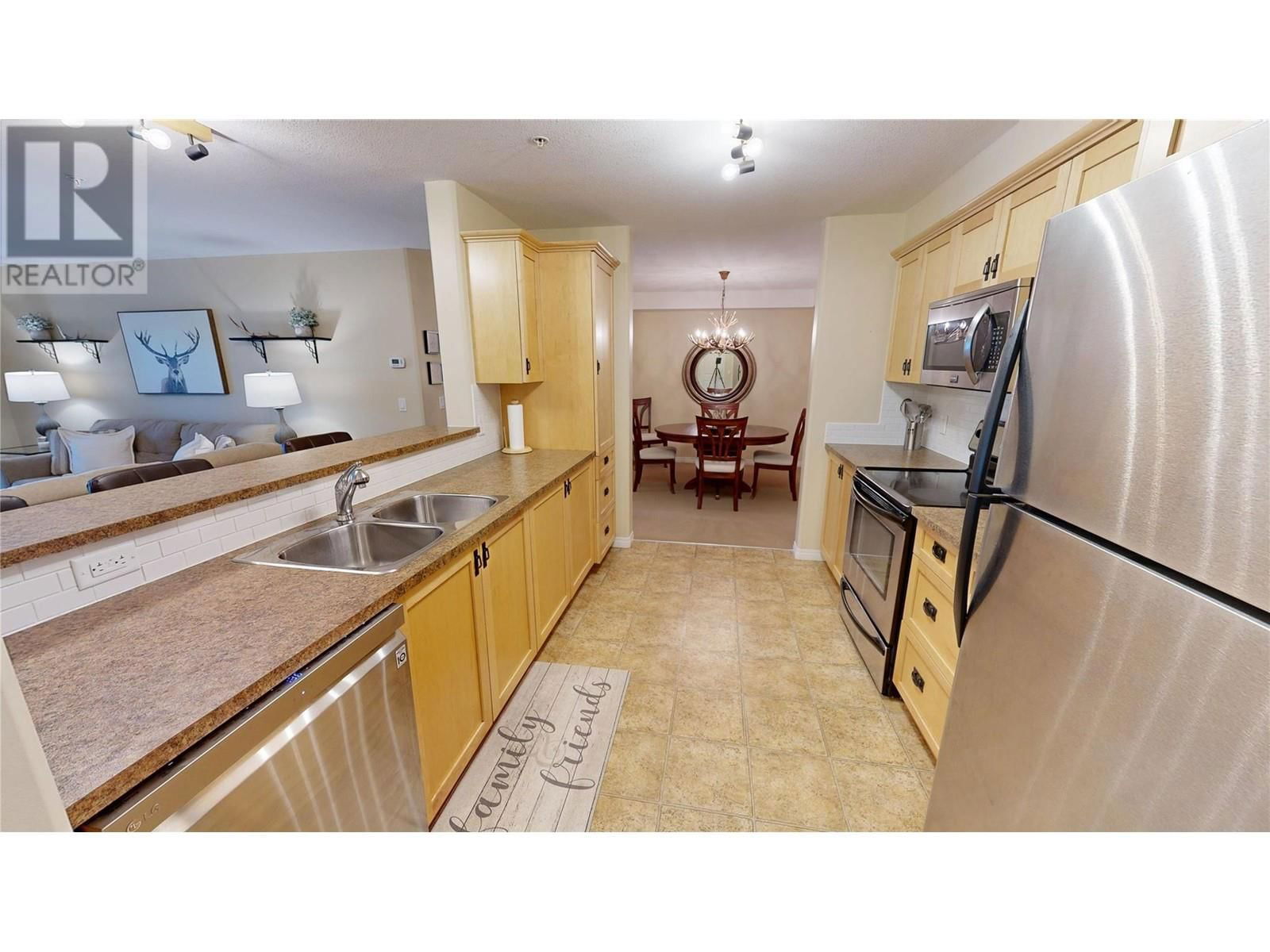 205 - 4874 STANLEY STREET Image 11