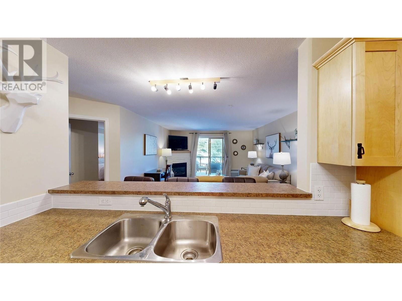 205 - 4874 STANLEY STREET Image 12