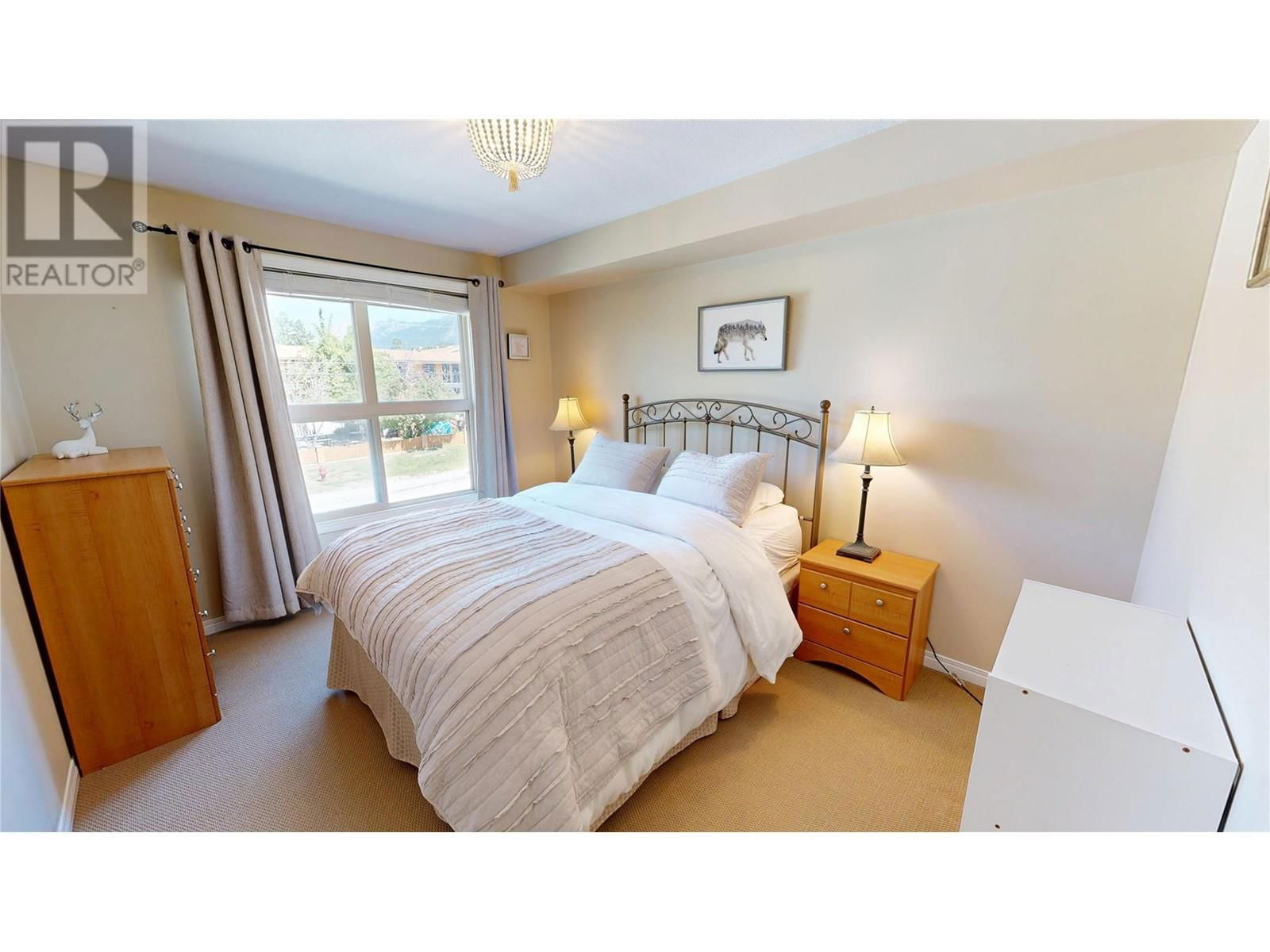 205 - 4874 STANLEY STREET Image 17