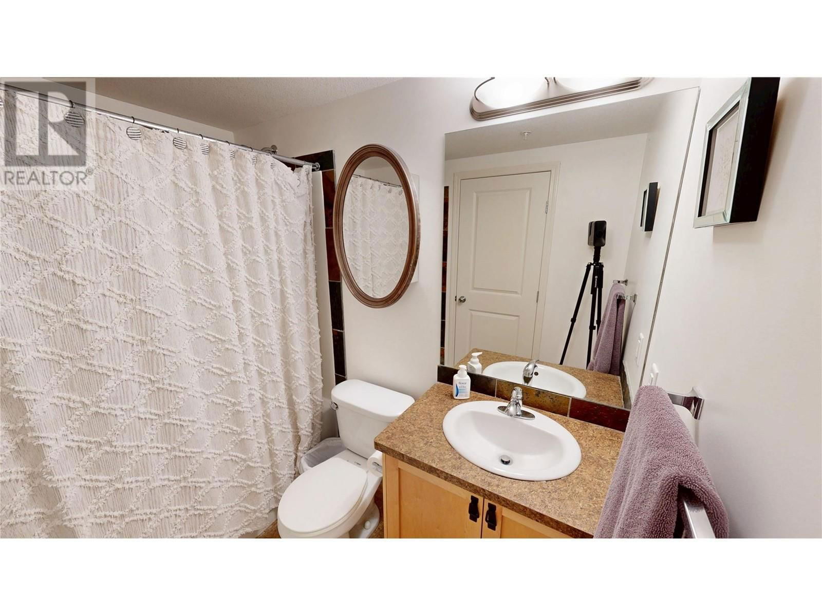 205 - 4874 STANLEY STREET Image 21