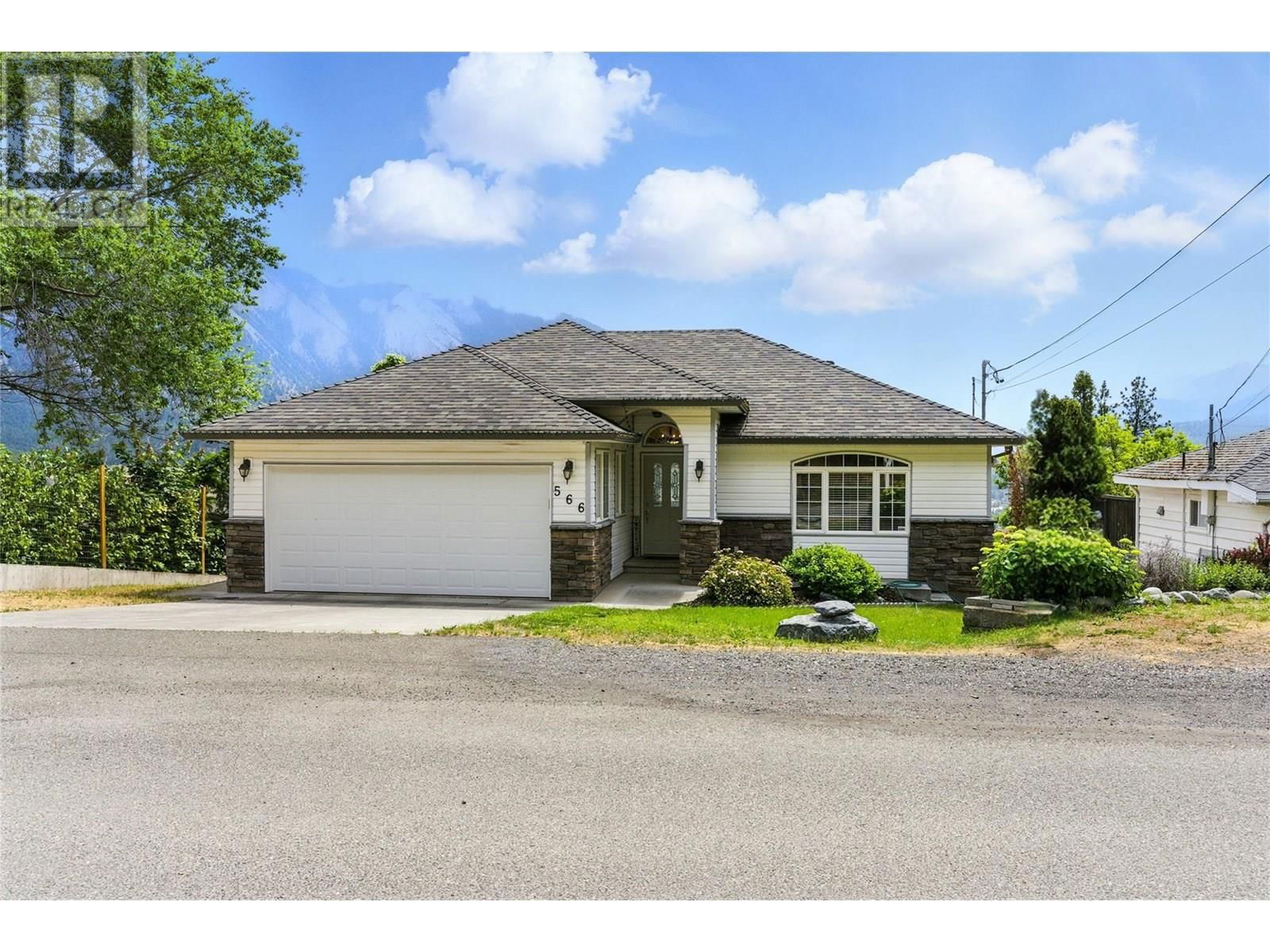 566 VICTORIA STREET Image 1