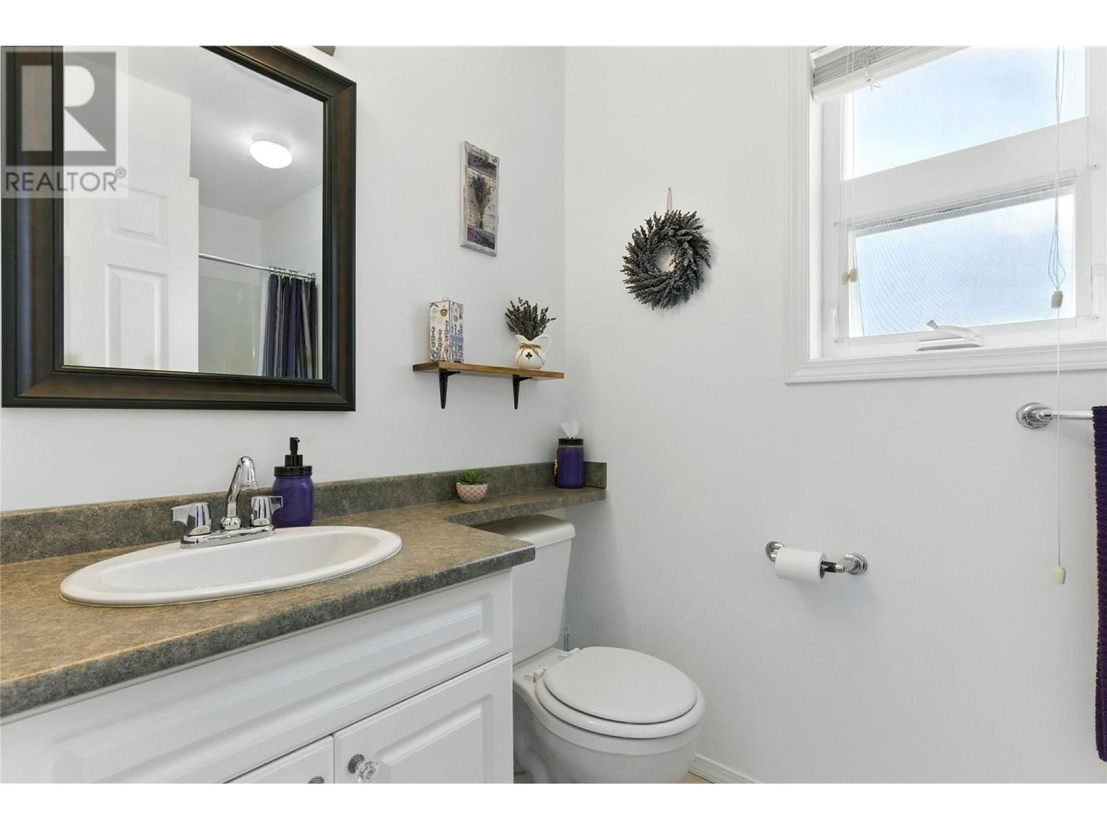 566 VICTORIA STREET Image 15
