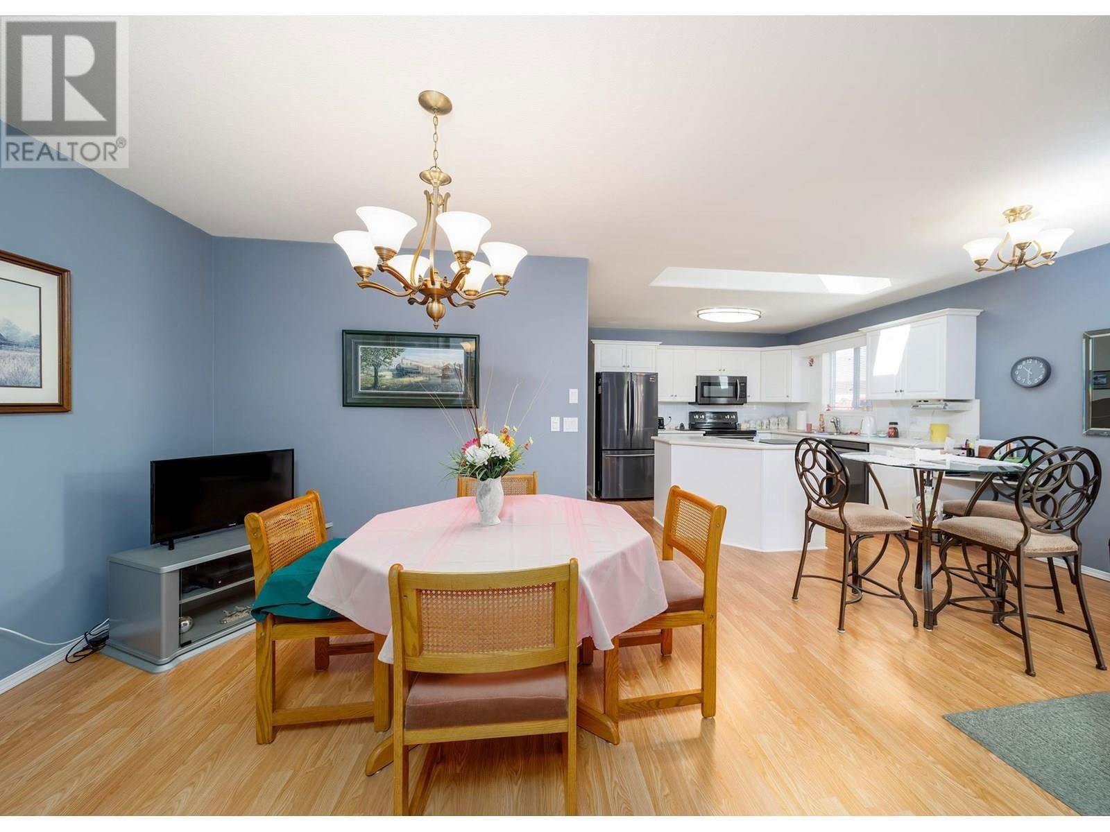 139 - 2250 LOUIE DRIVE Image 10