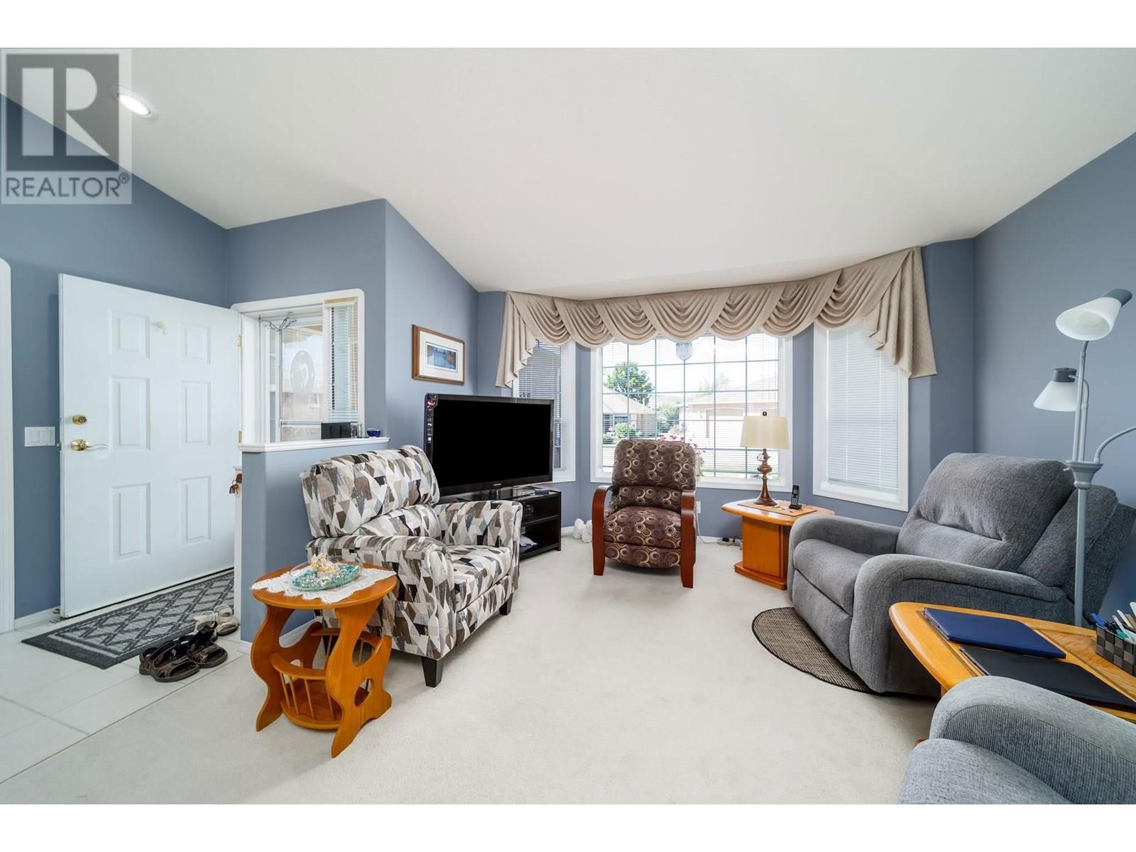139 - 2250 LOUIE DRIVE Image 12