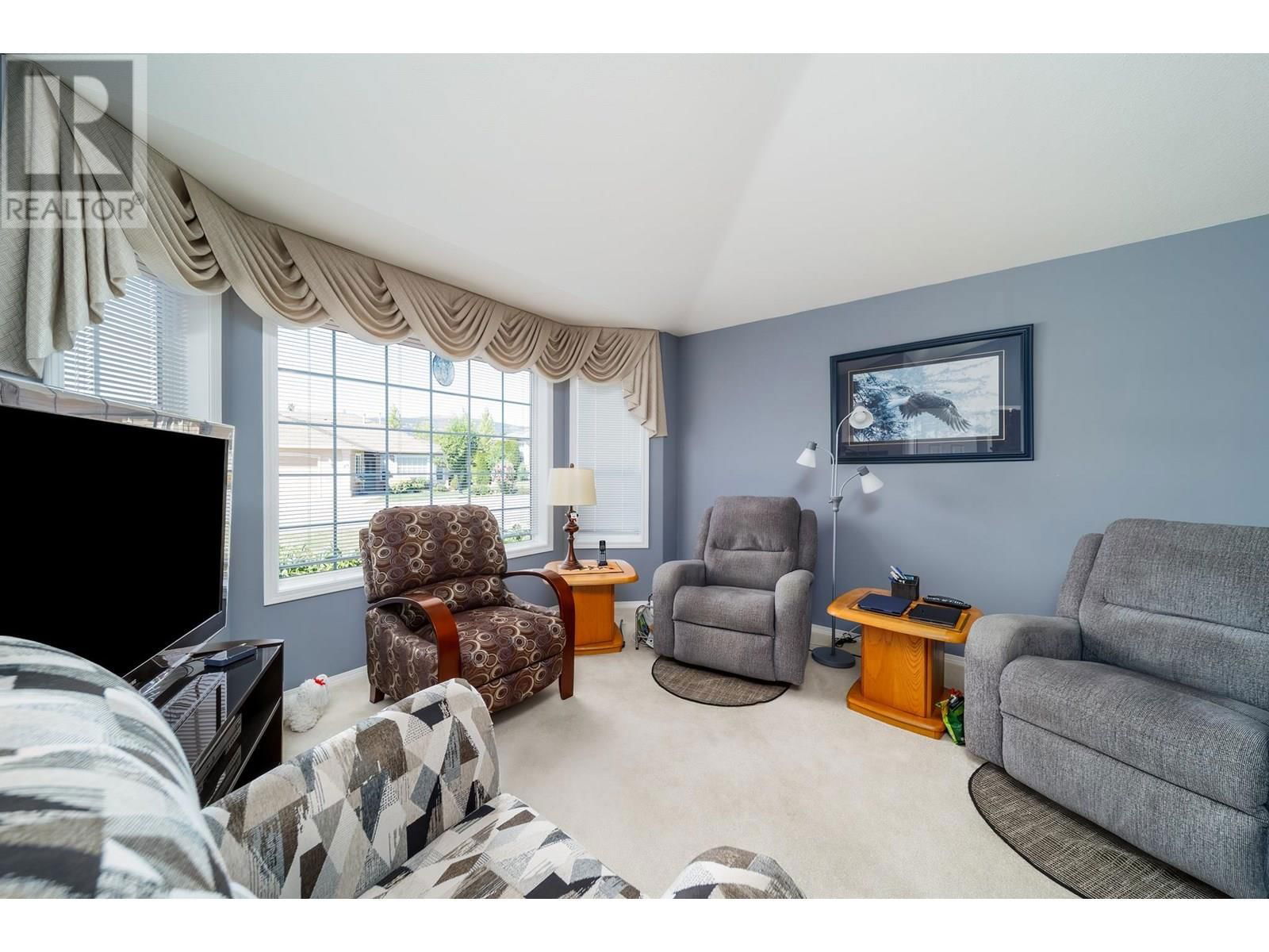 139 - 2250 LOUIE DRIVE Image 13