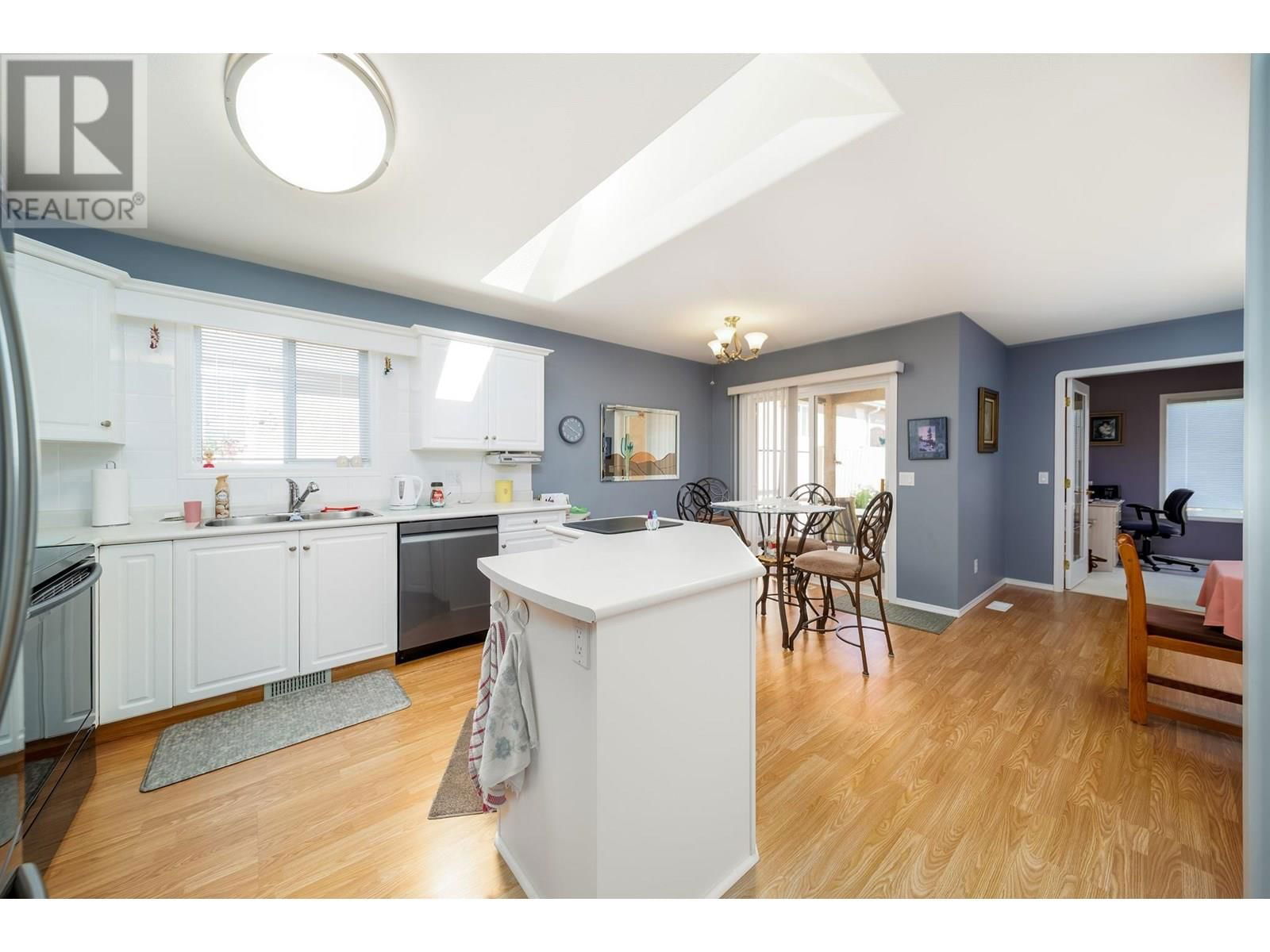 139 - 2250 LOUIE DRIVE Image 2