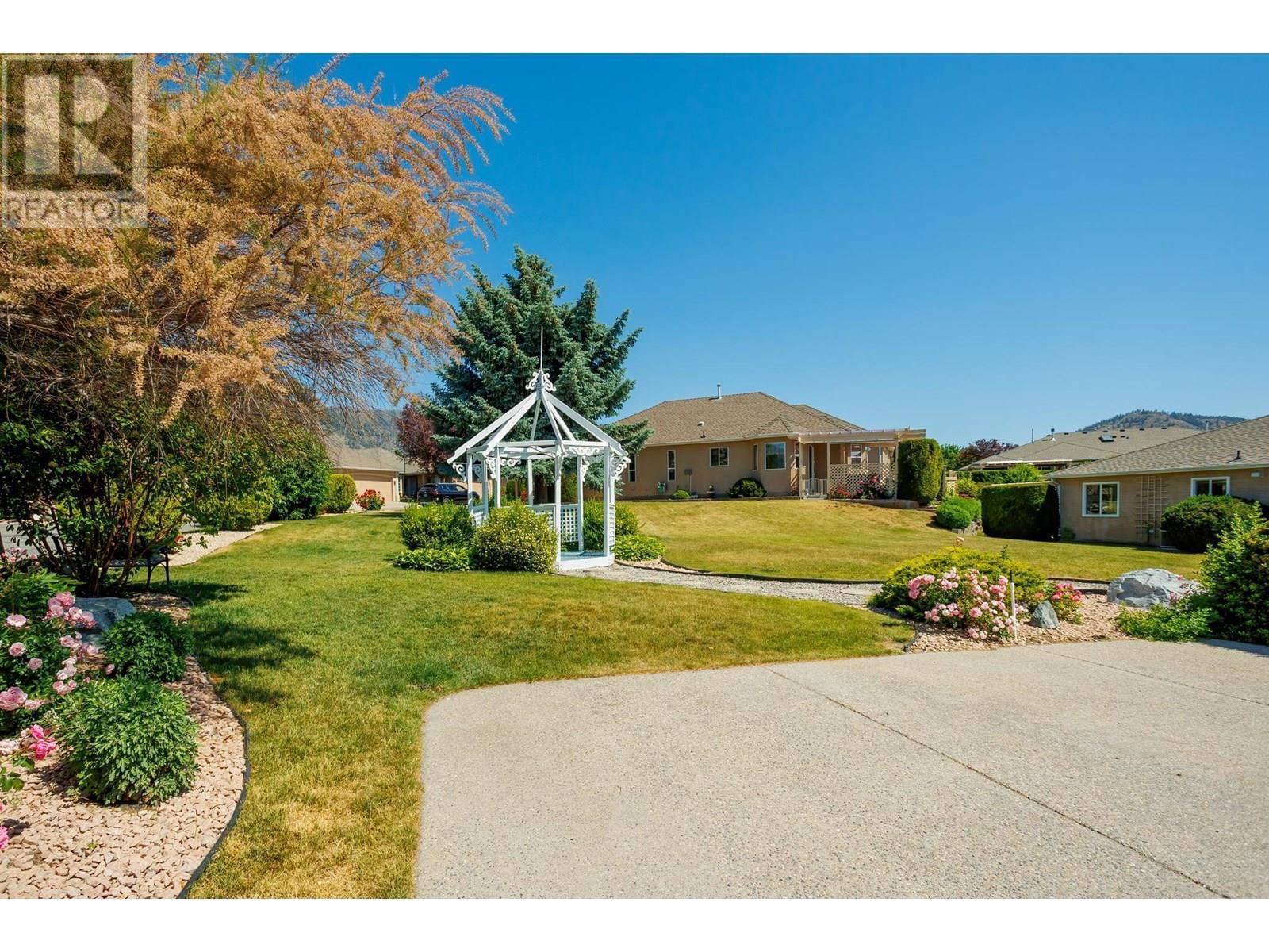 139 - 2250 LOUIE DRIVE Image 34