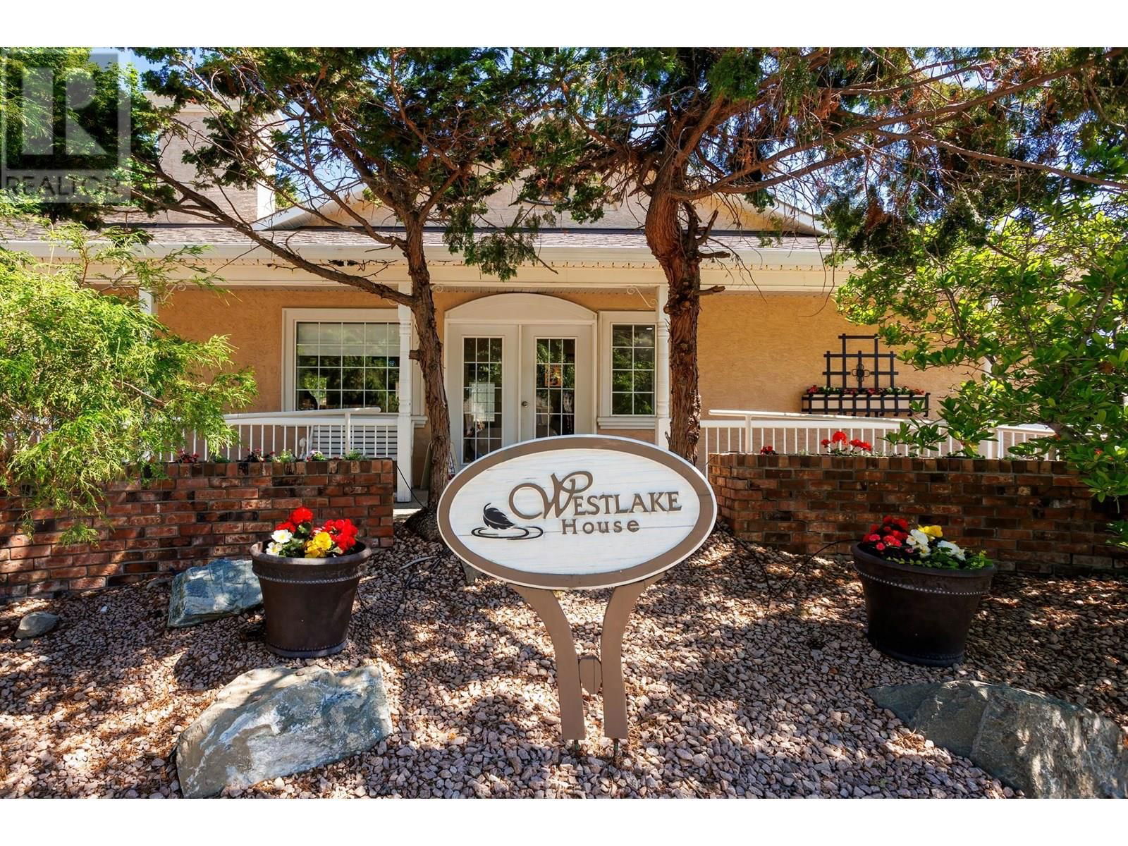 139 - 2250 LOUIE DRIVE Image 36