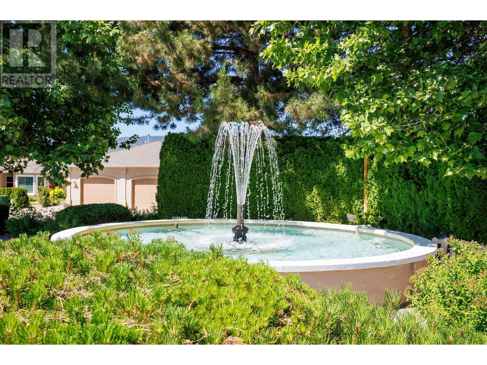 139 - 2250 LOUIE DRIVE Image 37