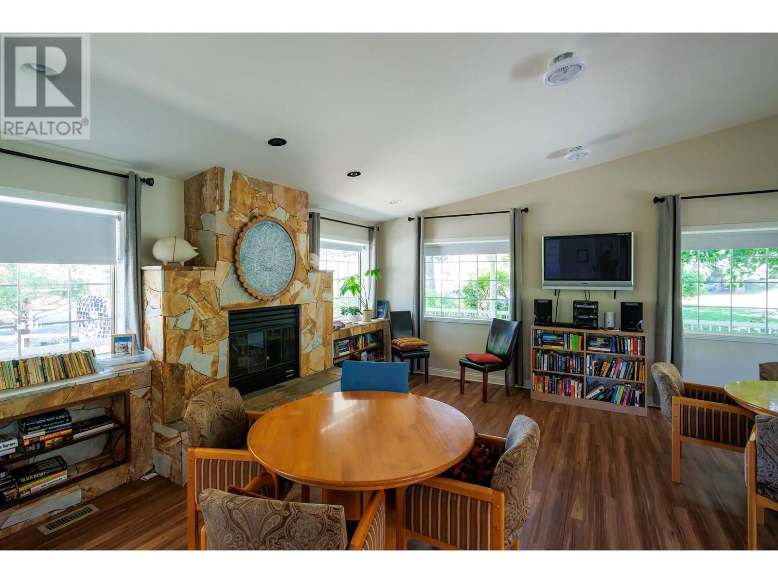139 - 2250 LOUIE DRIVE Image 39