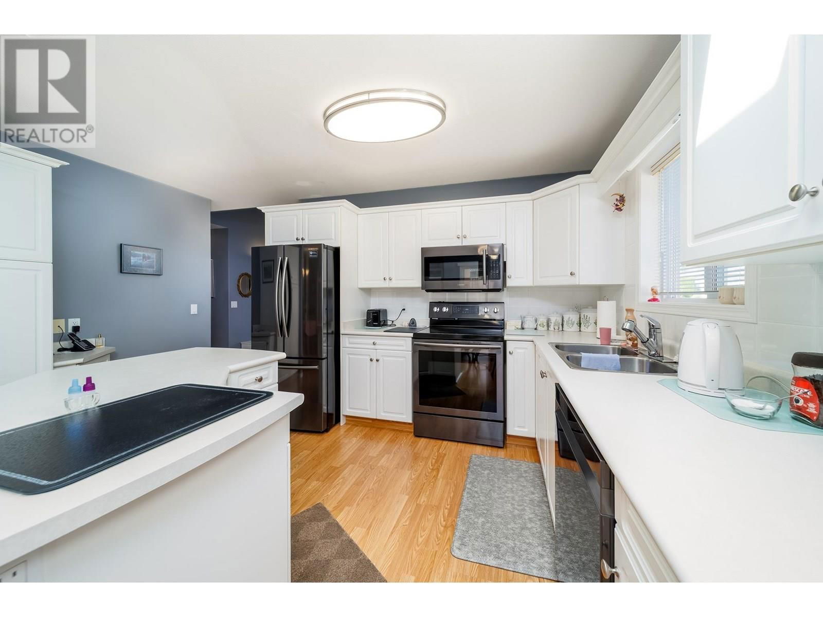 139 - 2250 LOUIE DRIVE Image 4