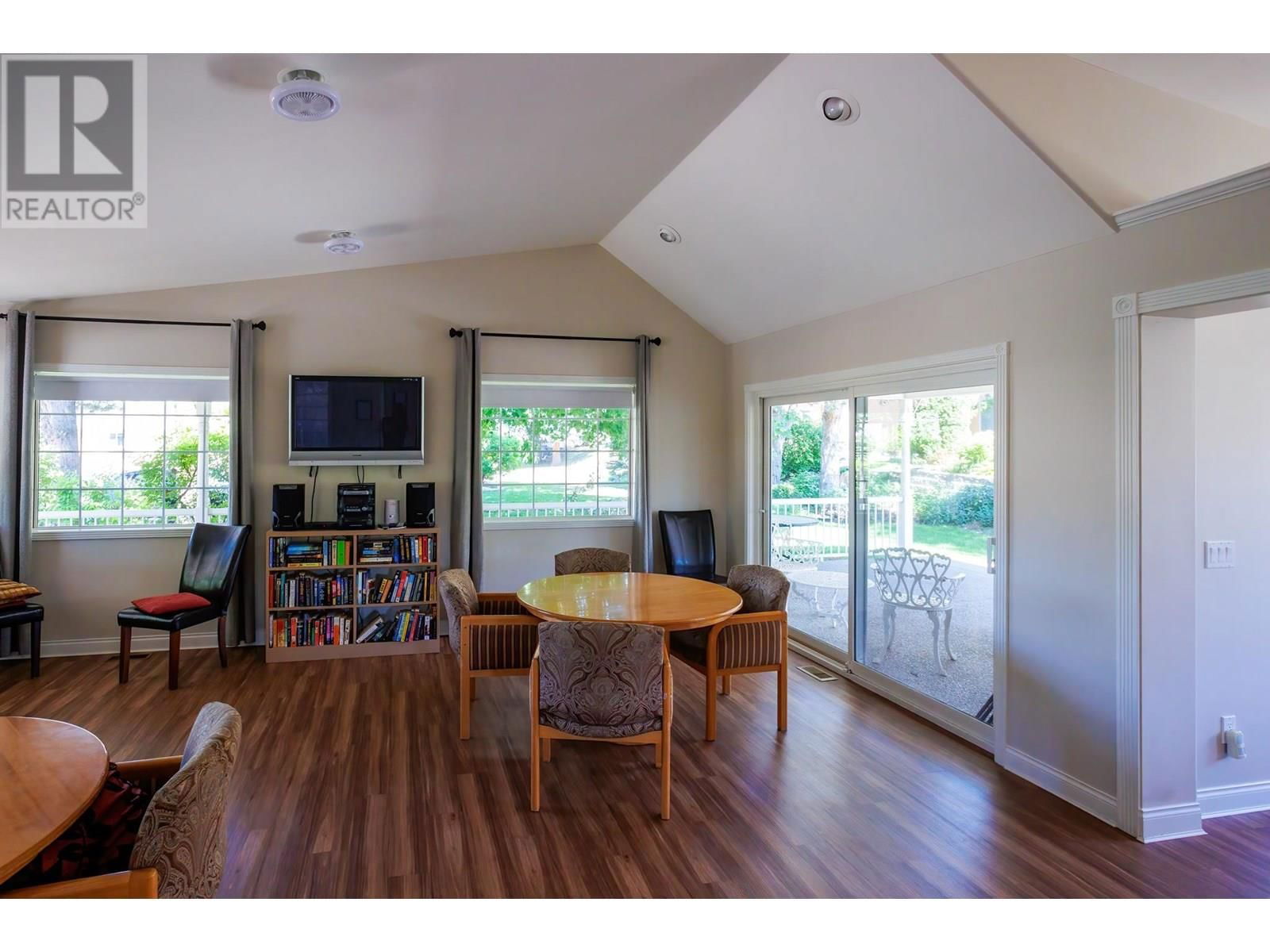 139 - 2250 LOUIE DRIVE Image 40