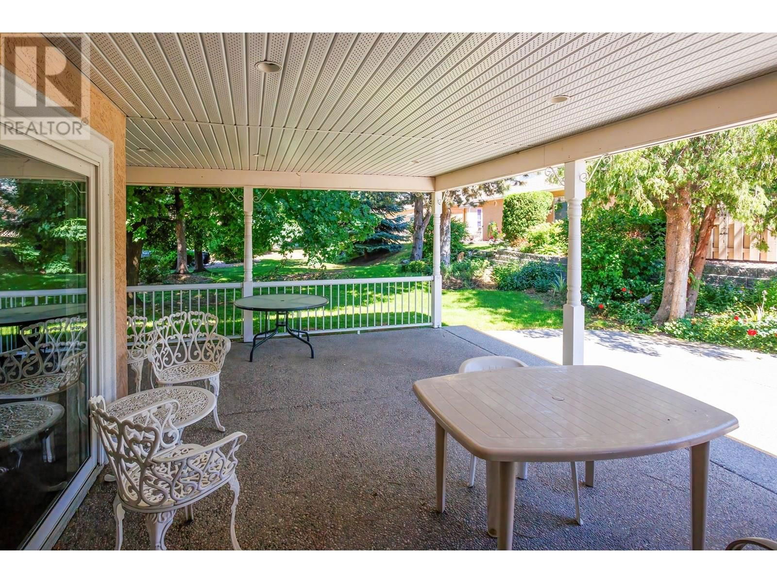139 - 2250 LOUIE DRIVE Image 45